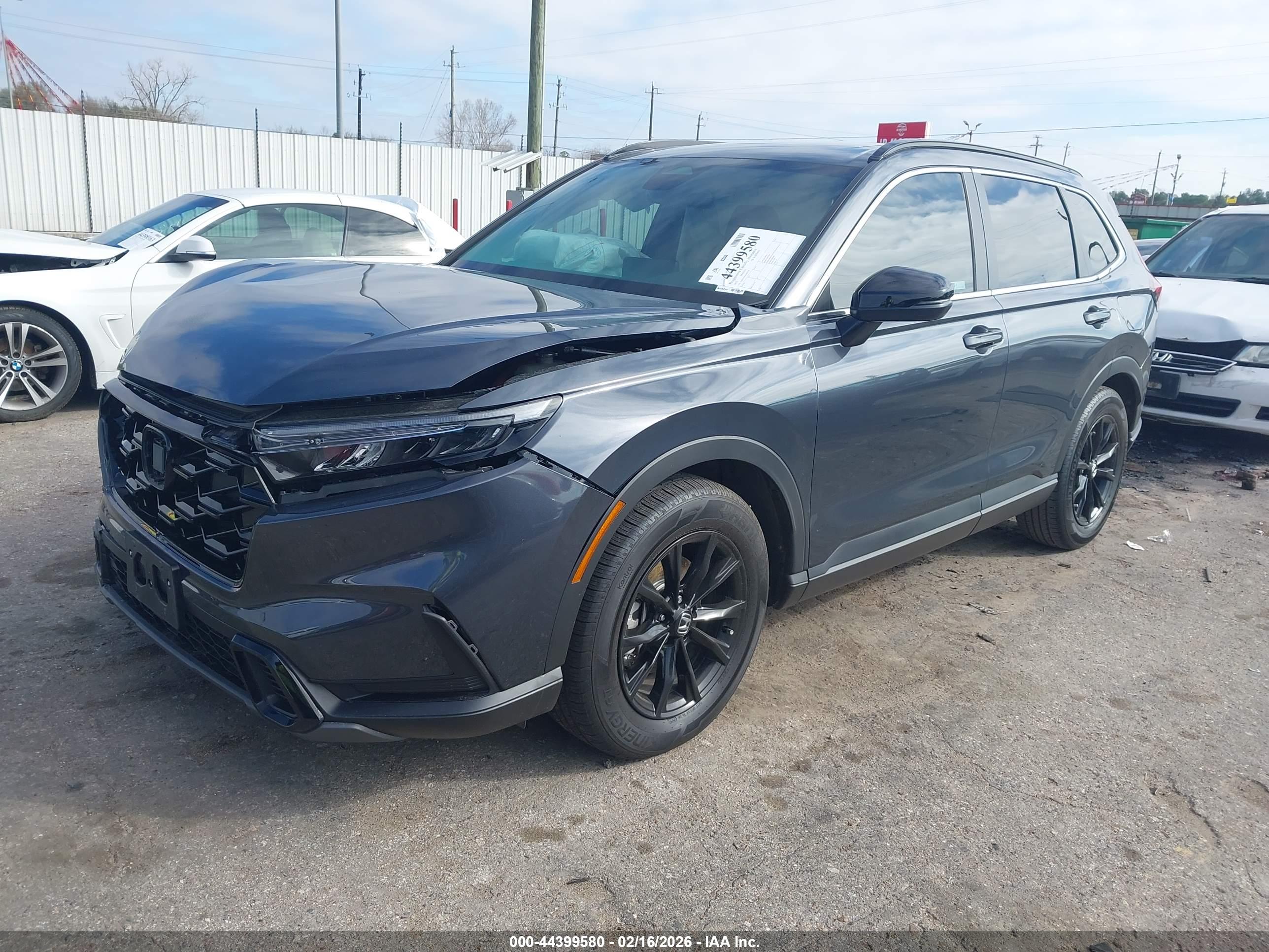 HONDA CR-V image 2