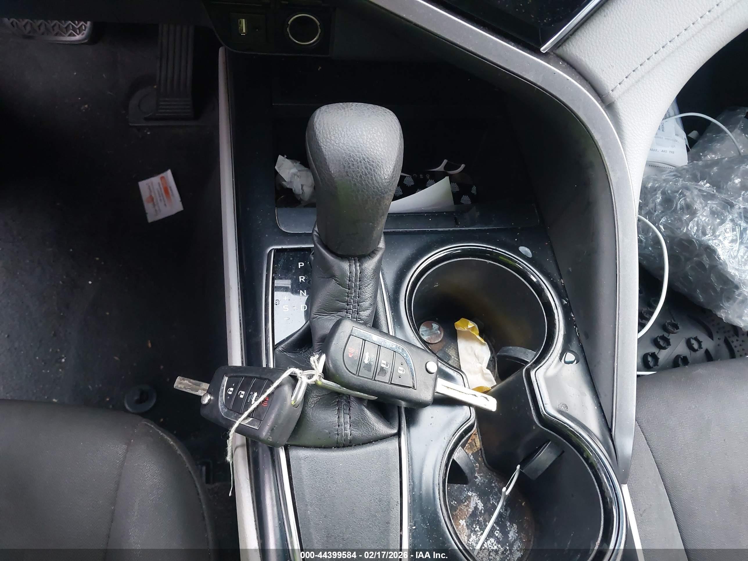 TOYOTA CAMRY image 11