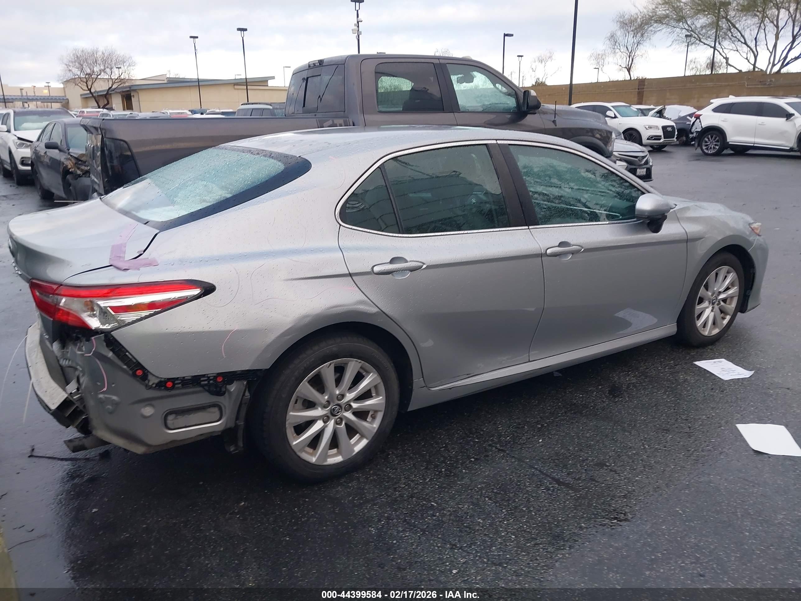 TOYOTA CAMRY image 4