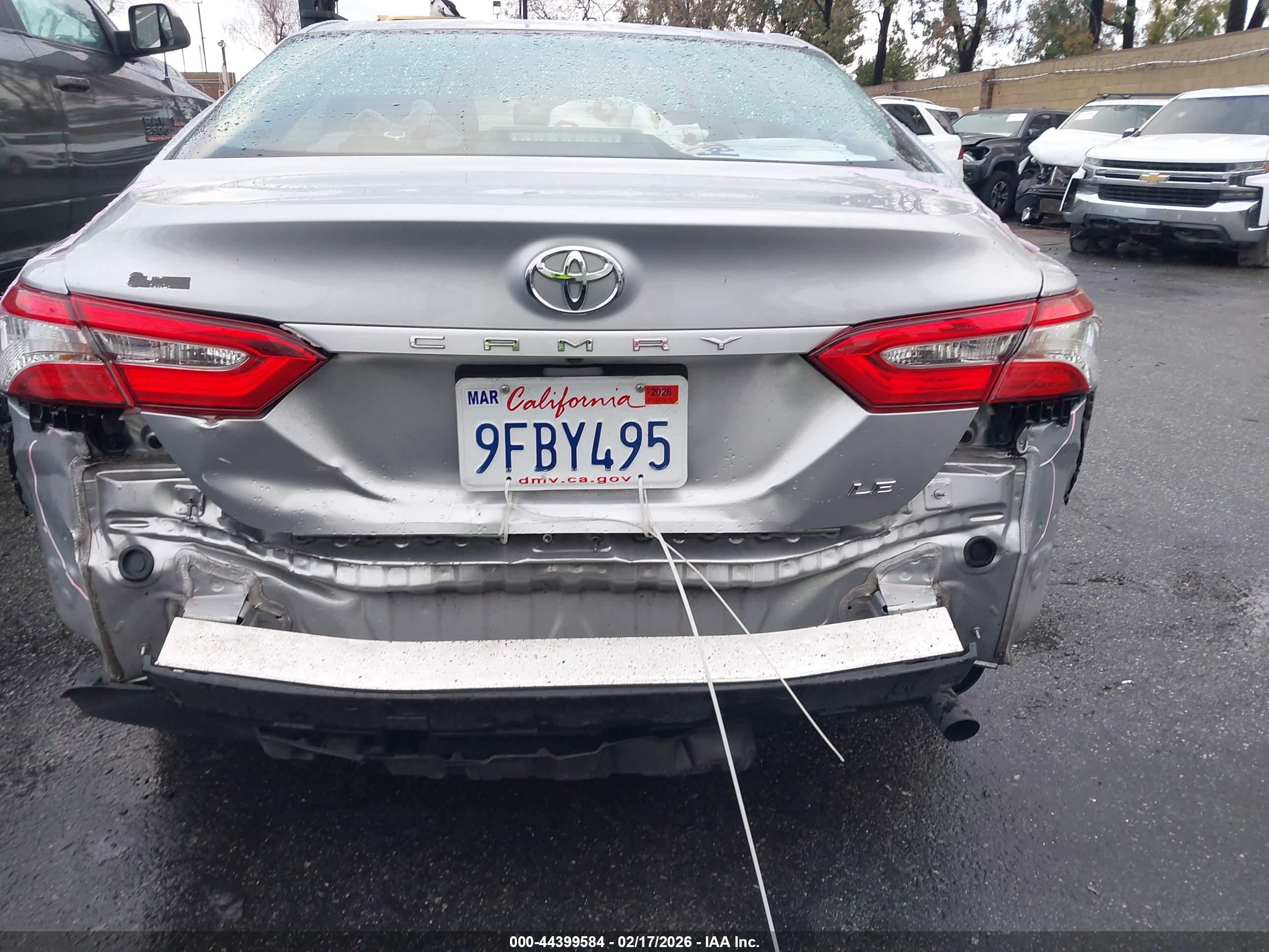 TOYOTA CAMRY image 6