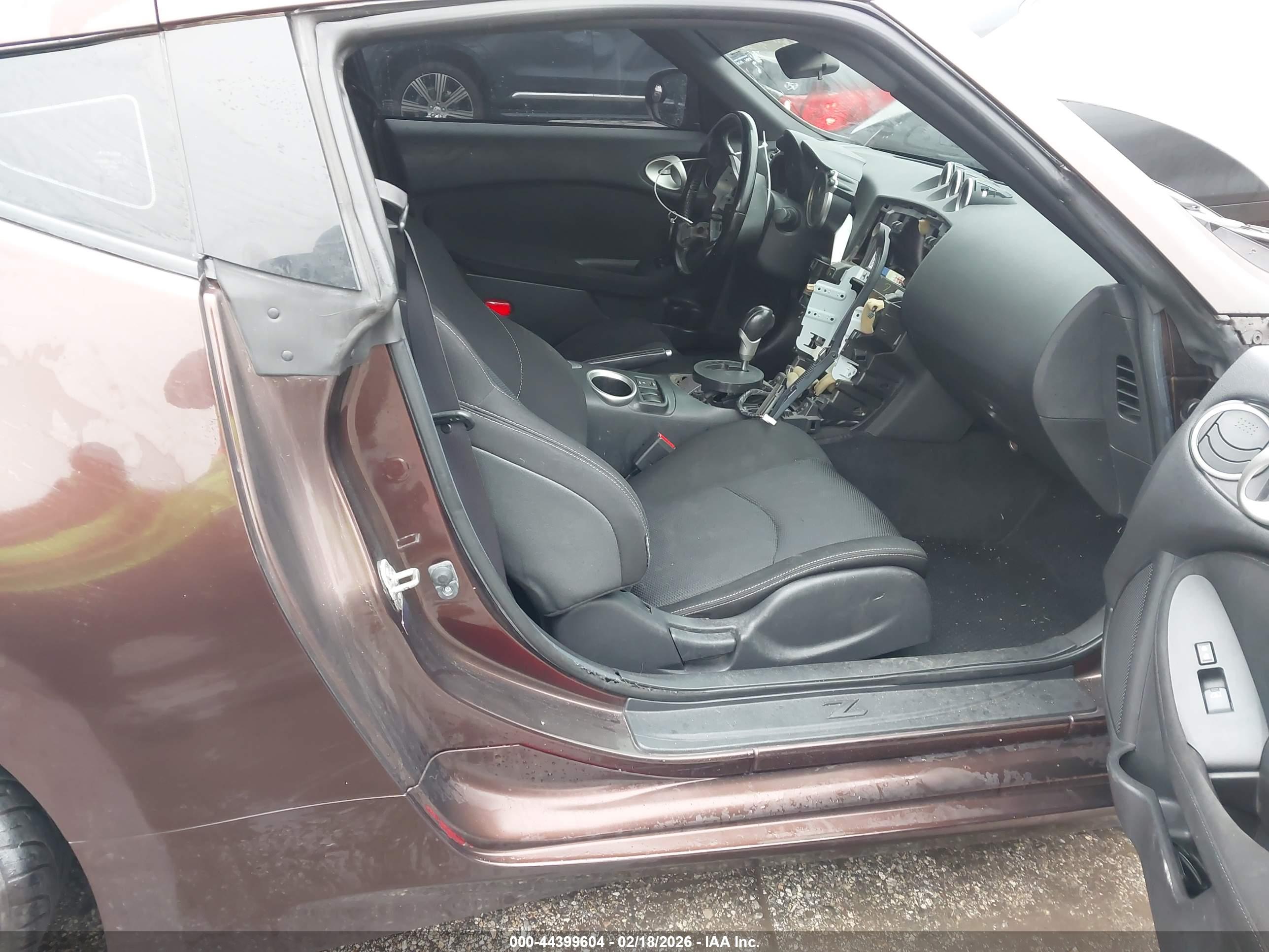 NISSAN 370Z image 5
