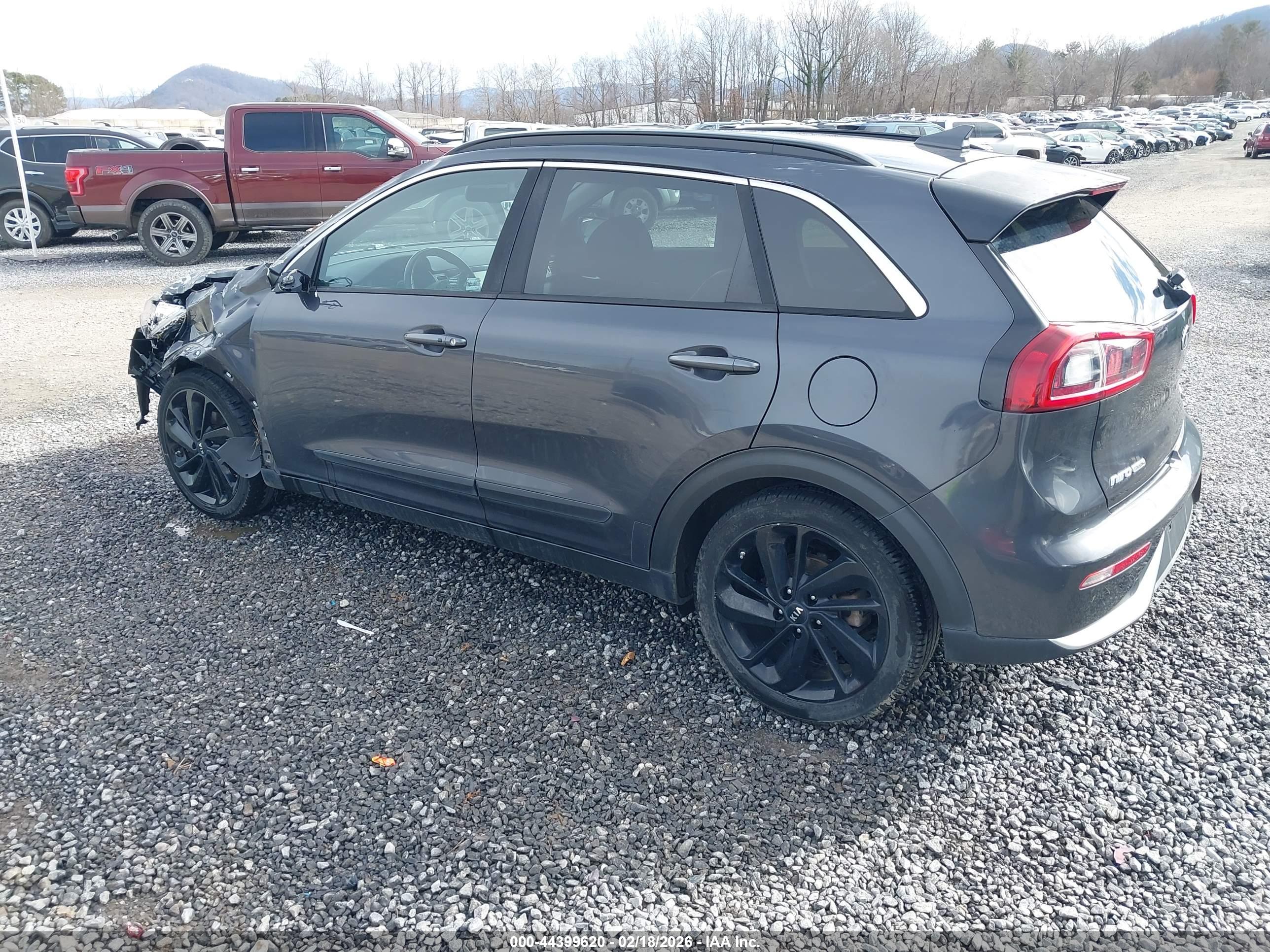 KIA NIRO image 3