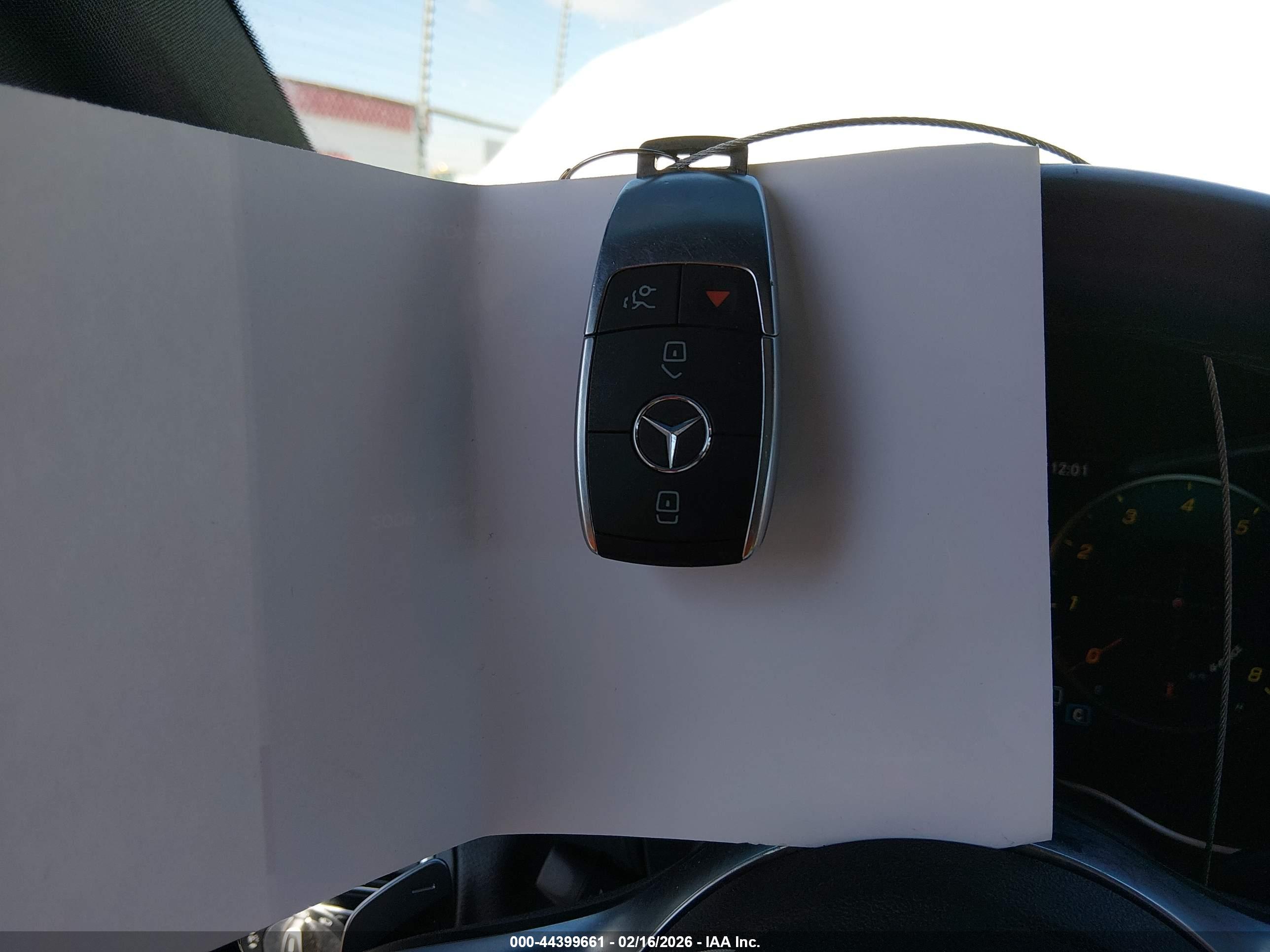 MERCEDES-BENZ C image 11