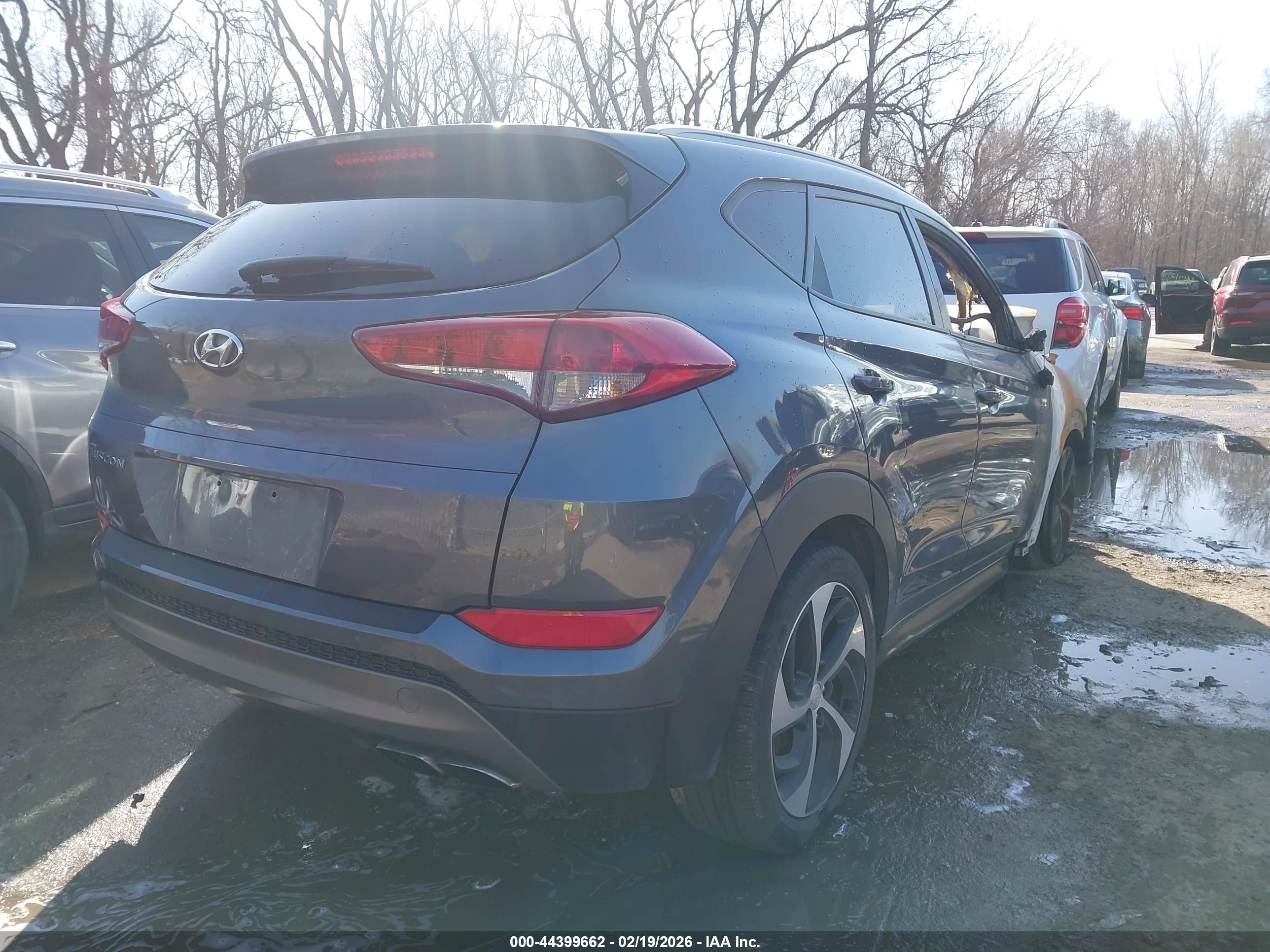 HYUNDAI TUCSON image 4