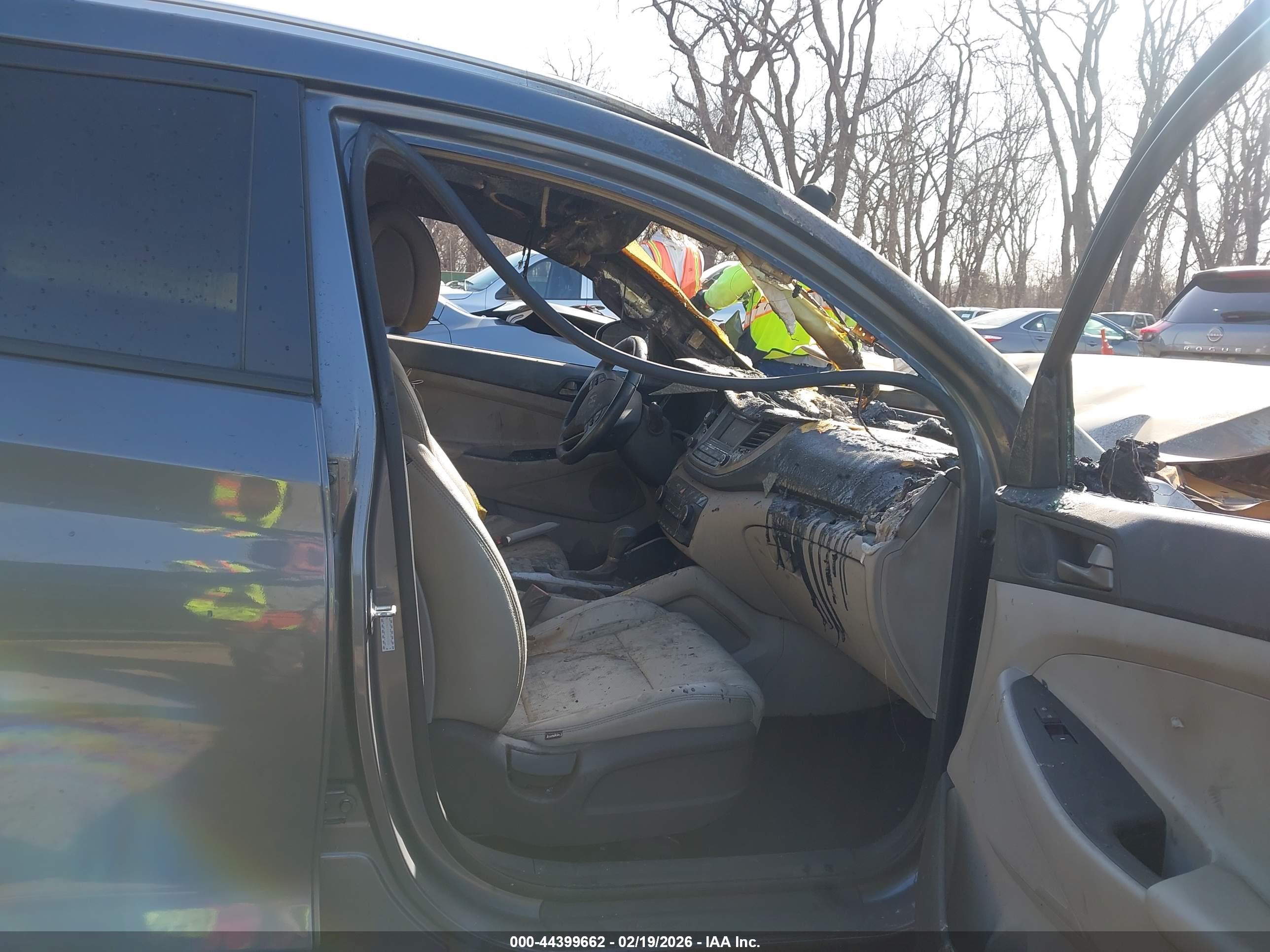 HYUNDAI TUCSON image 5