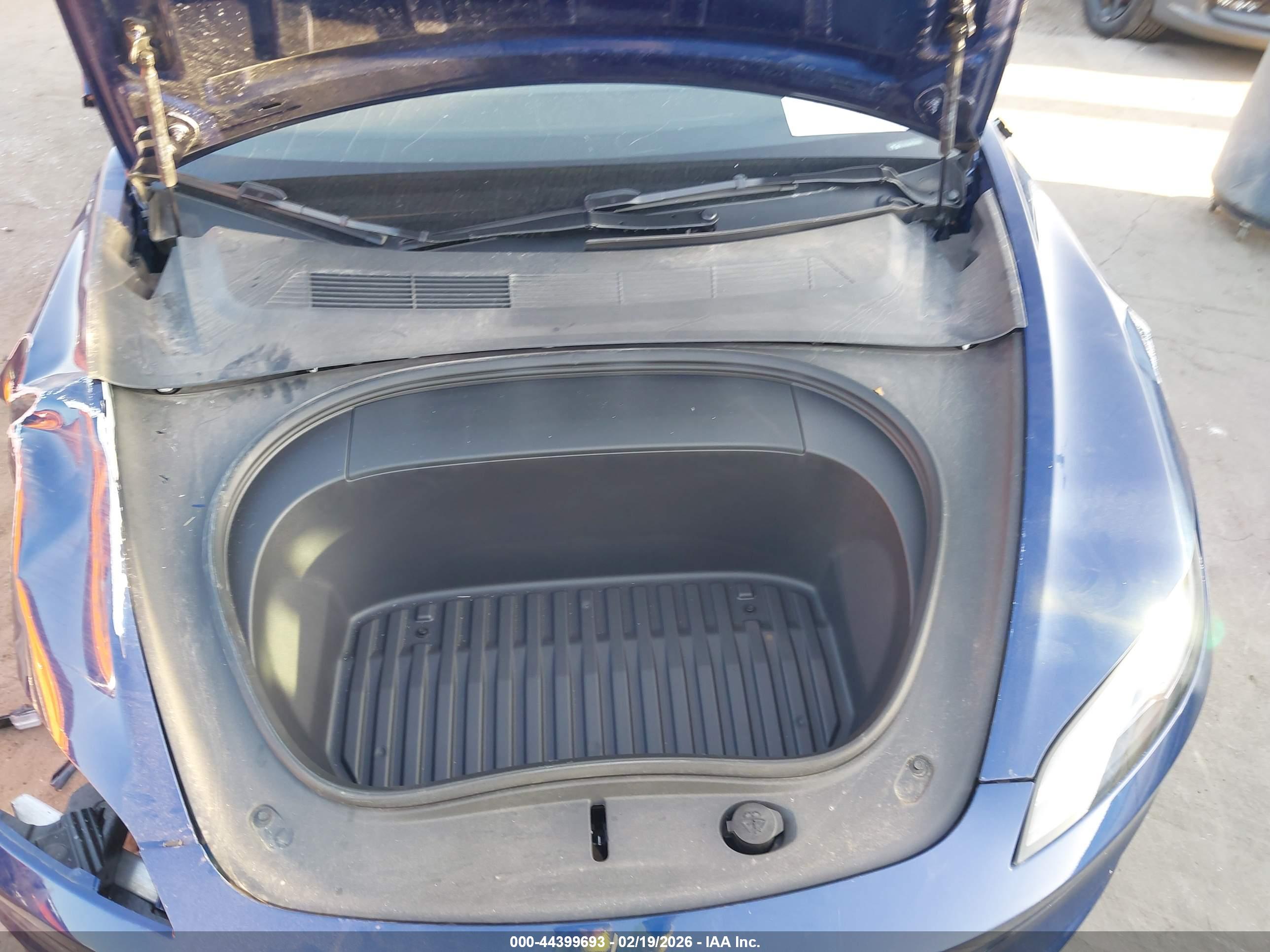 TESLA MODEL image 10