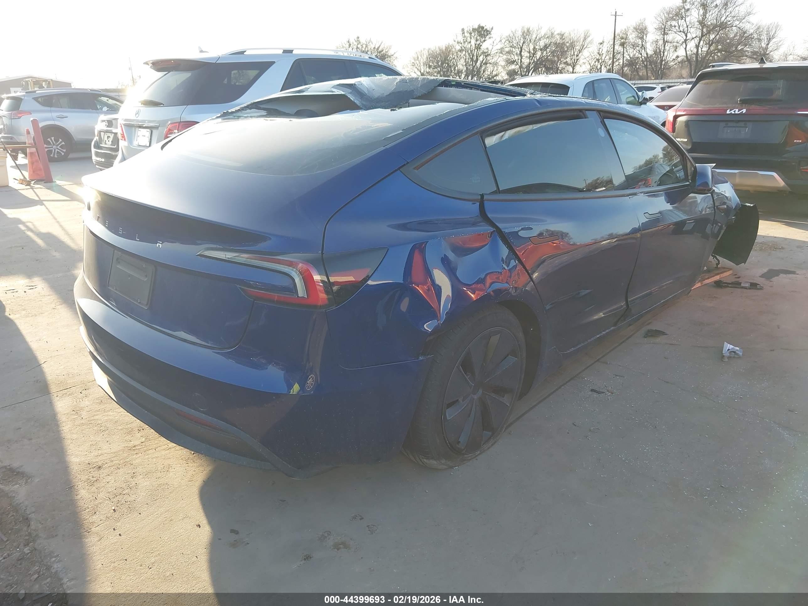 TESLA MODEL image 4