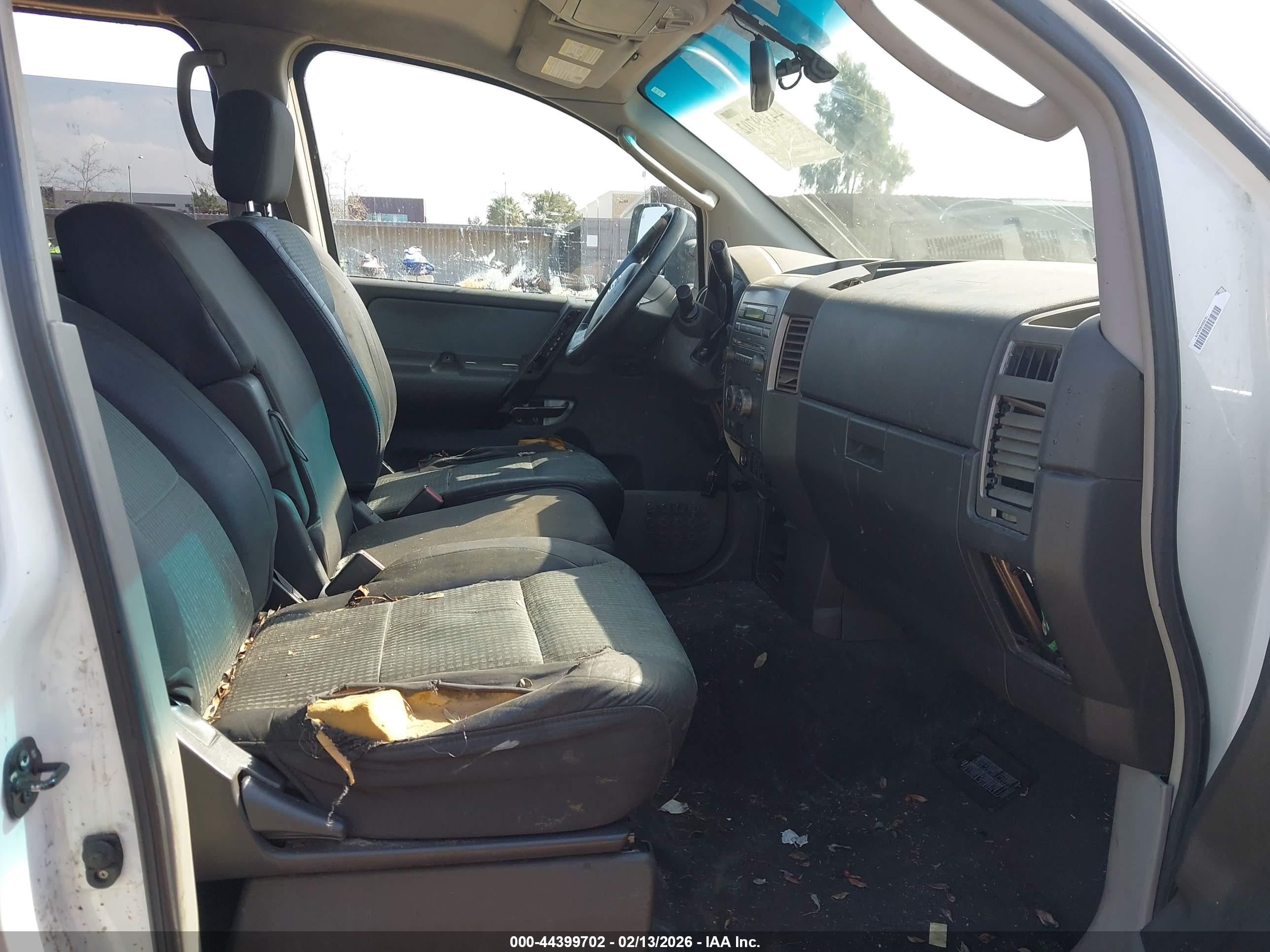 NISSAN TITAN image 5