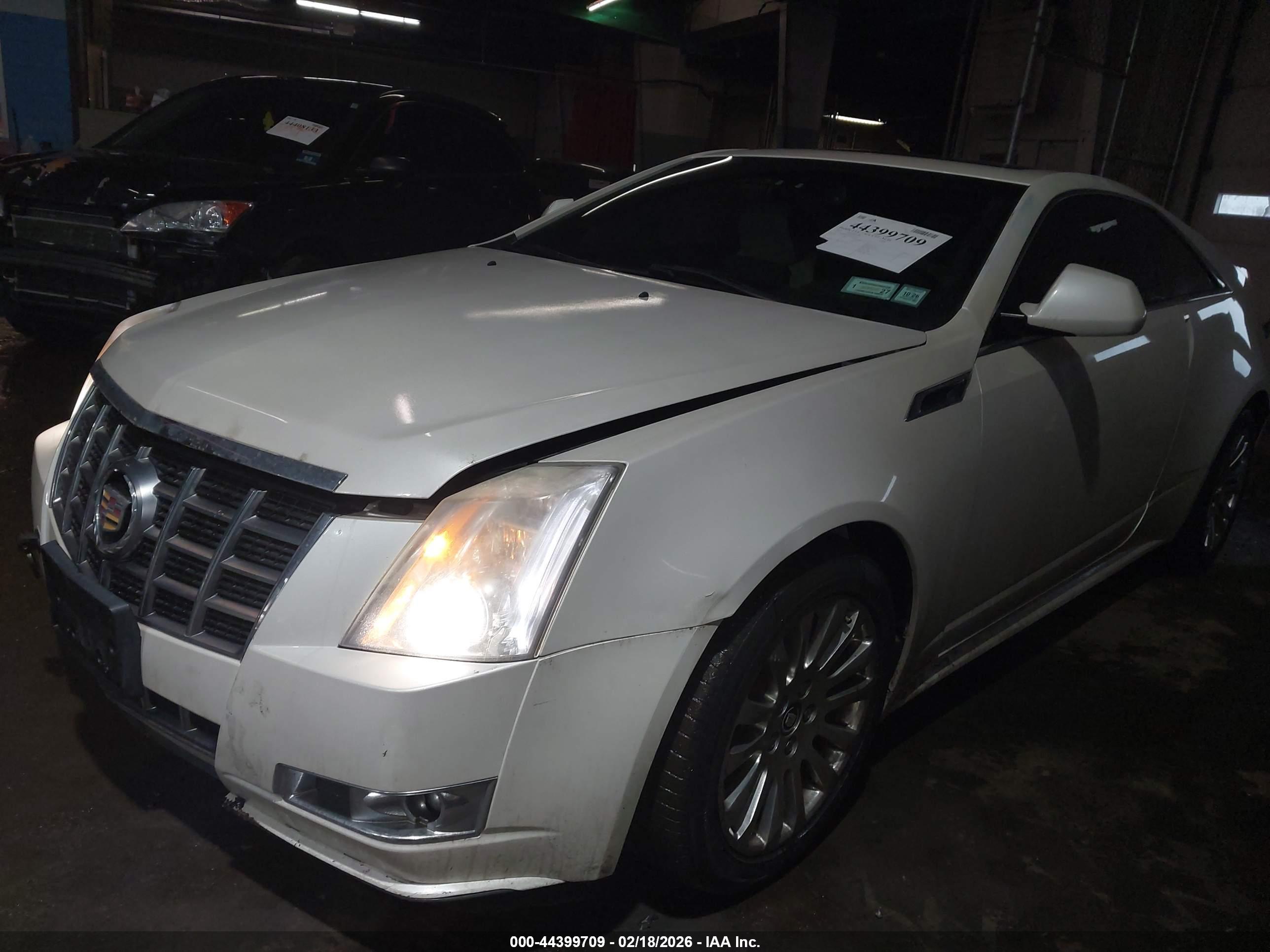 CADILLAC CTS image 6