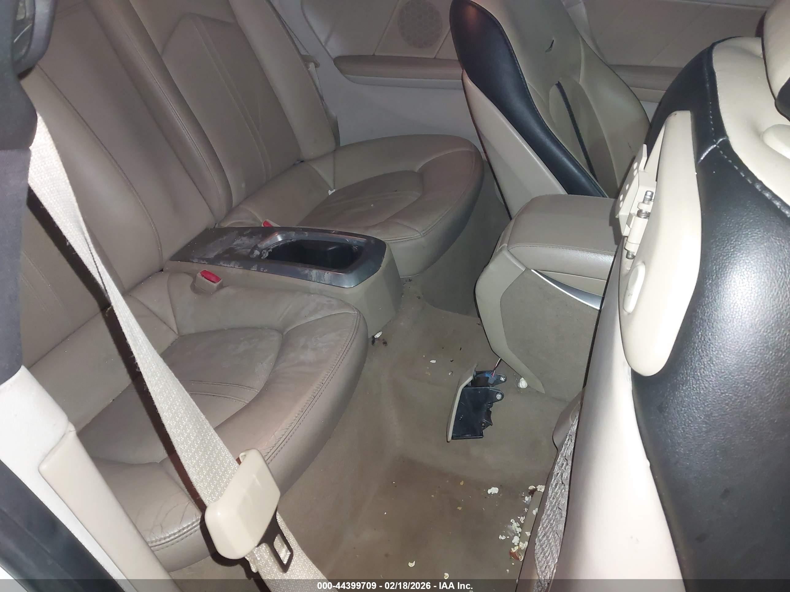 CADILLAC CTS image 8