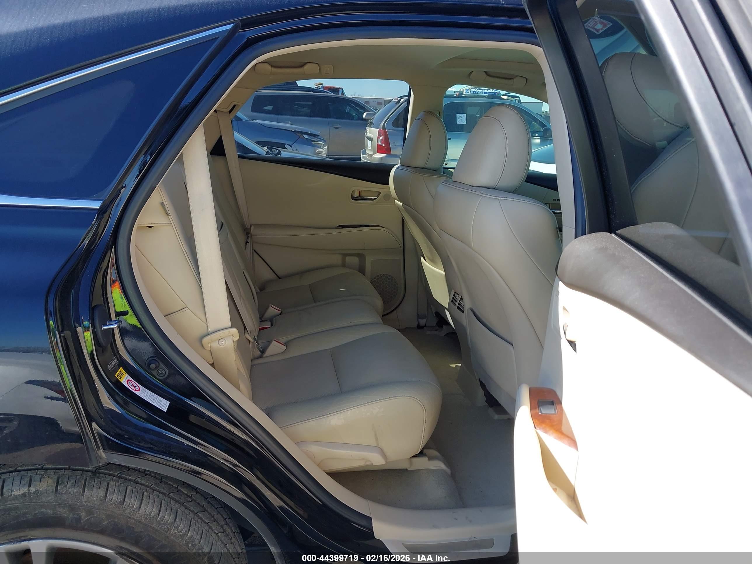 LEXUS RX image 8