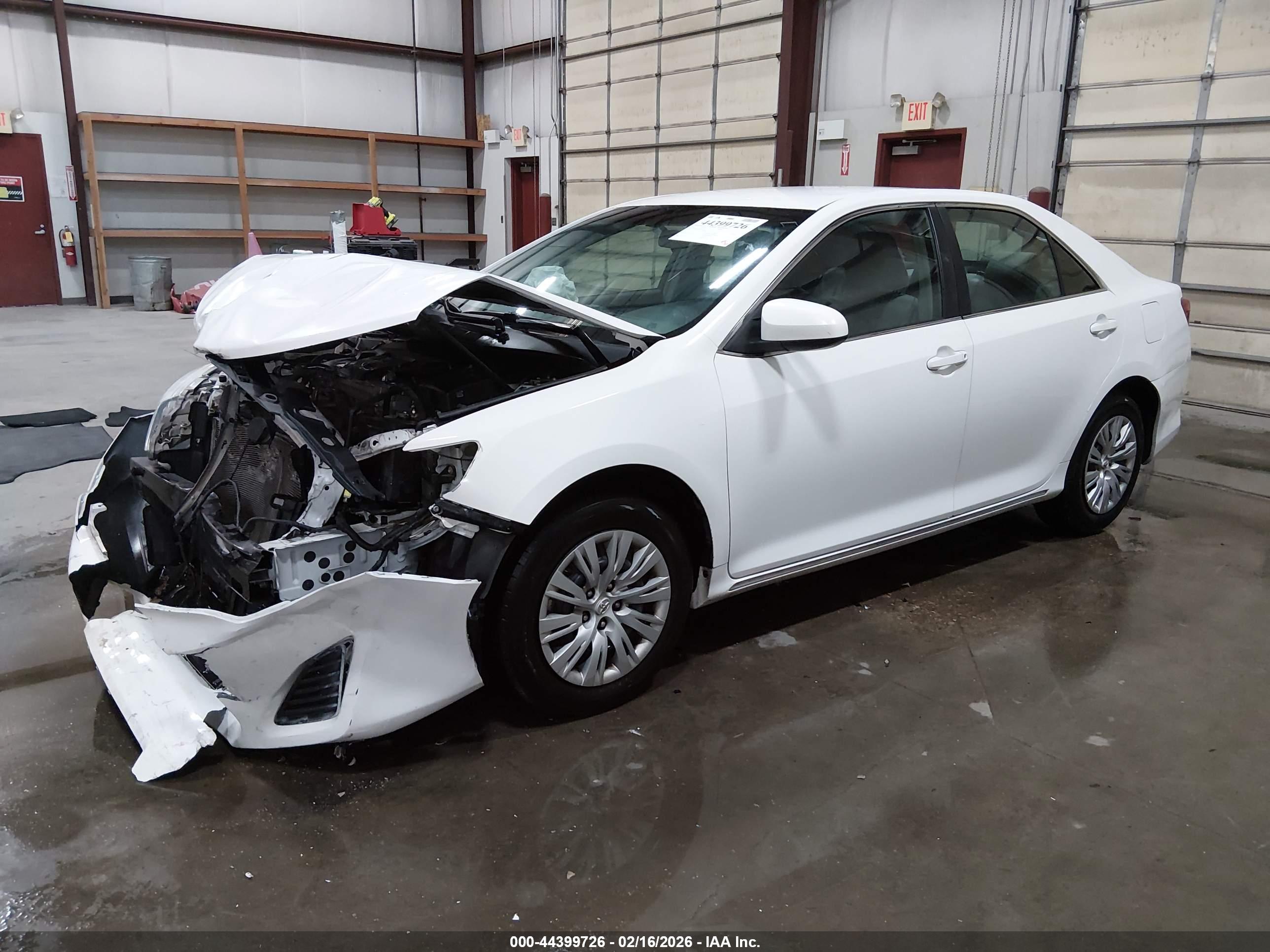 TOYOTA CAMRY image 2