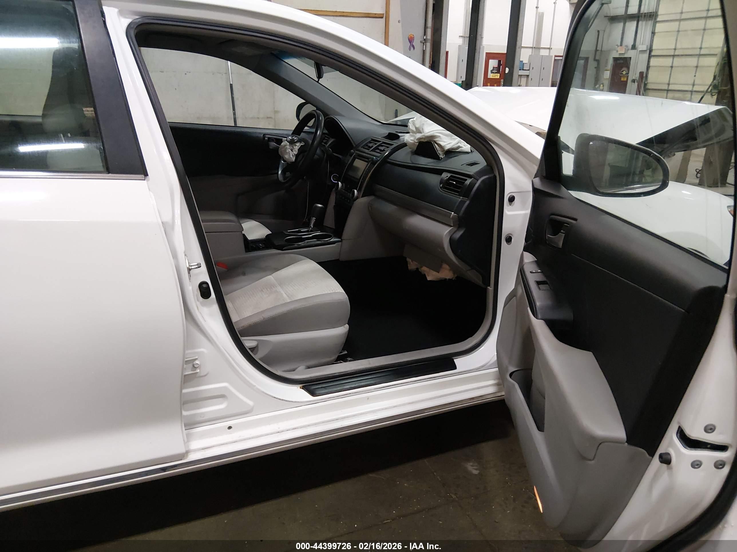 TOYOTA CAMRY image 5