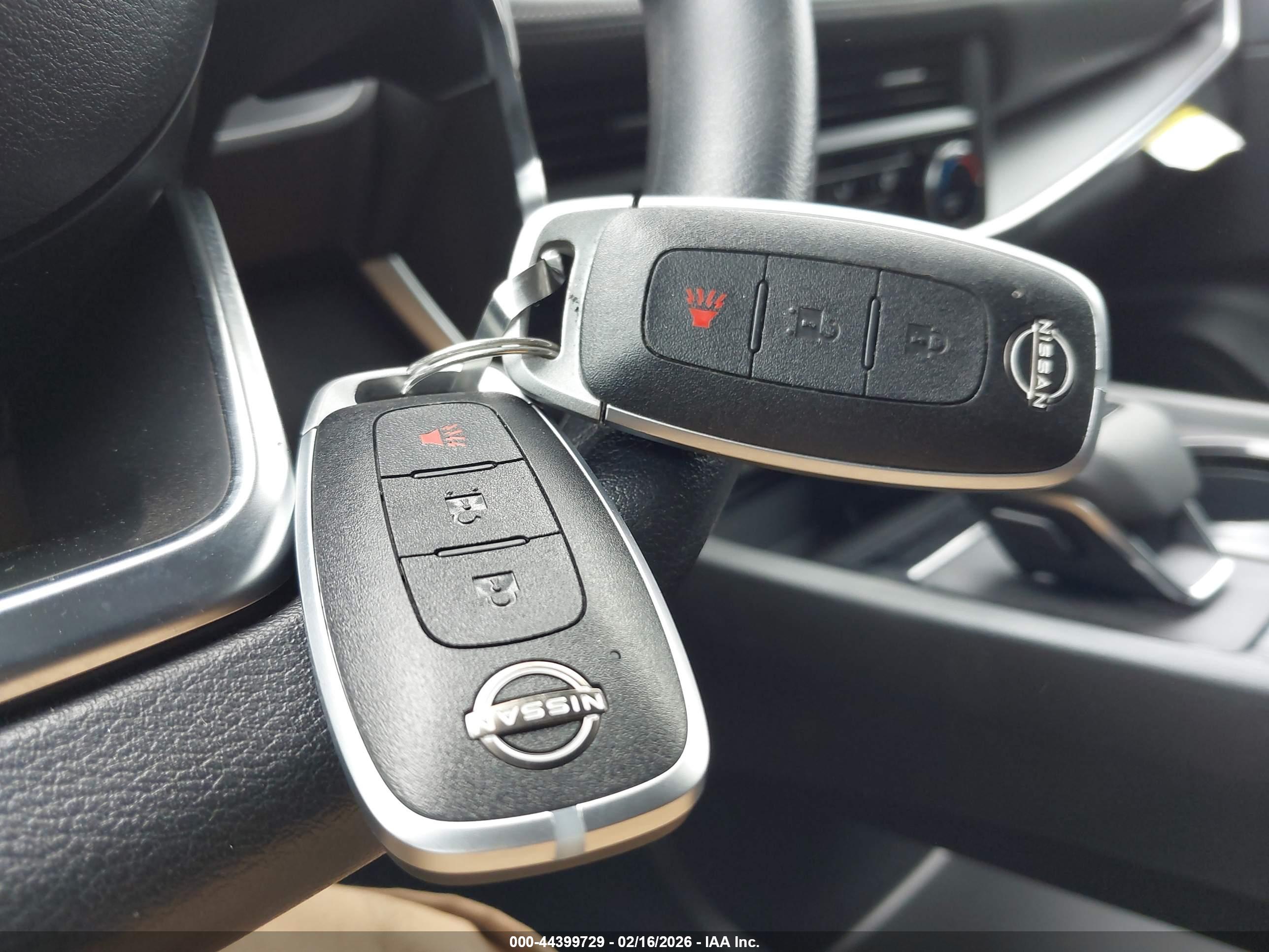 NISSAN ROGUE image 11
