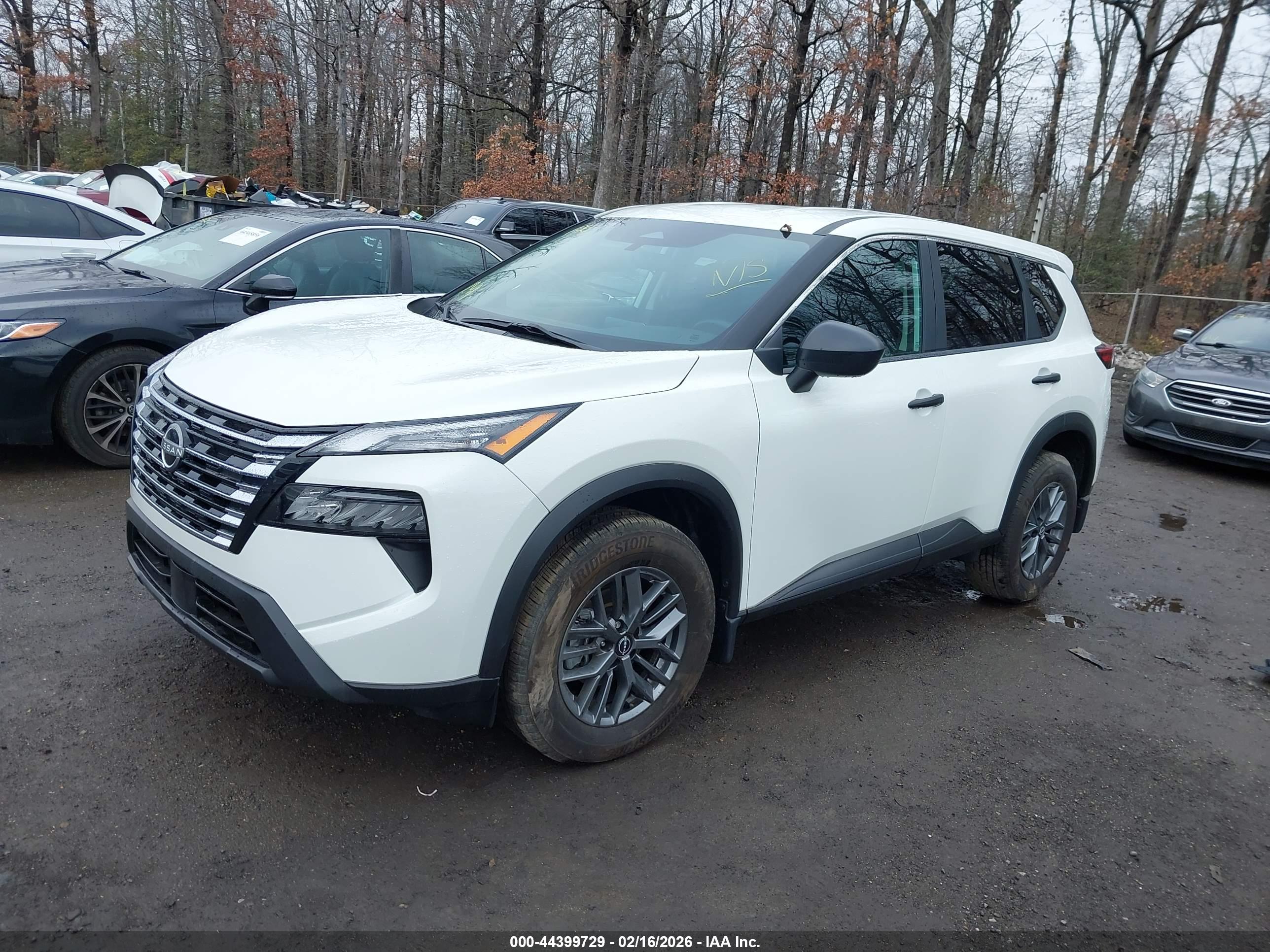 NISSAN ROGUE image 2