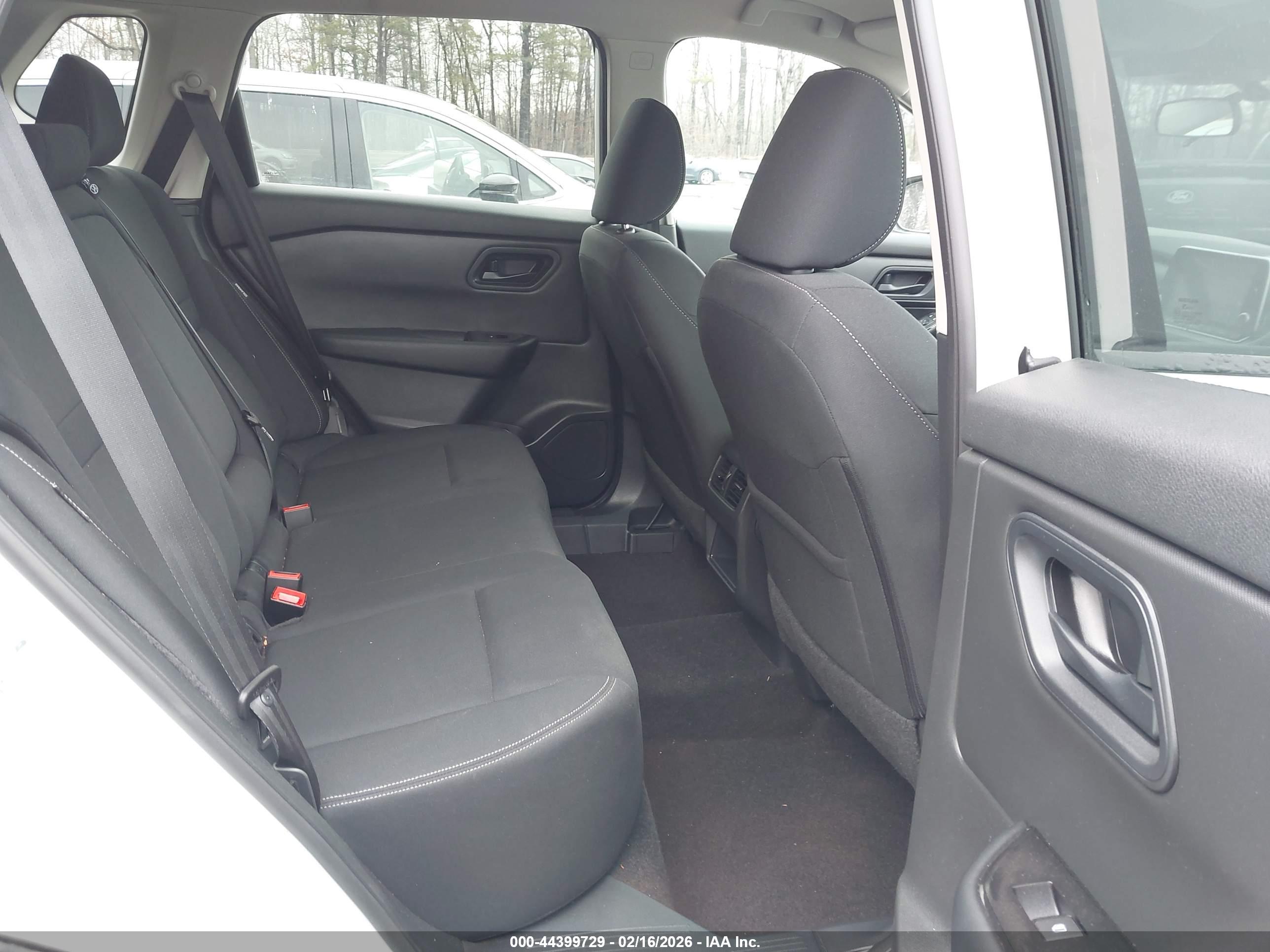 NISSAN ROGUE image 8
