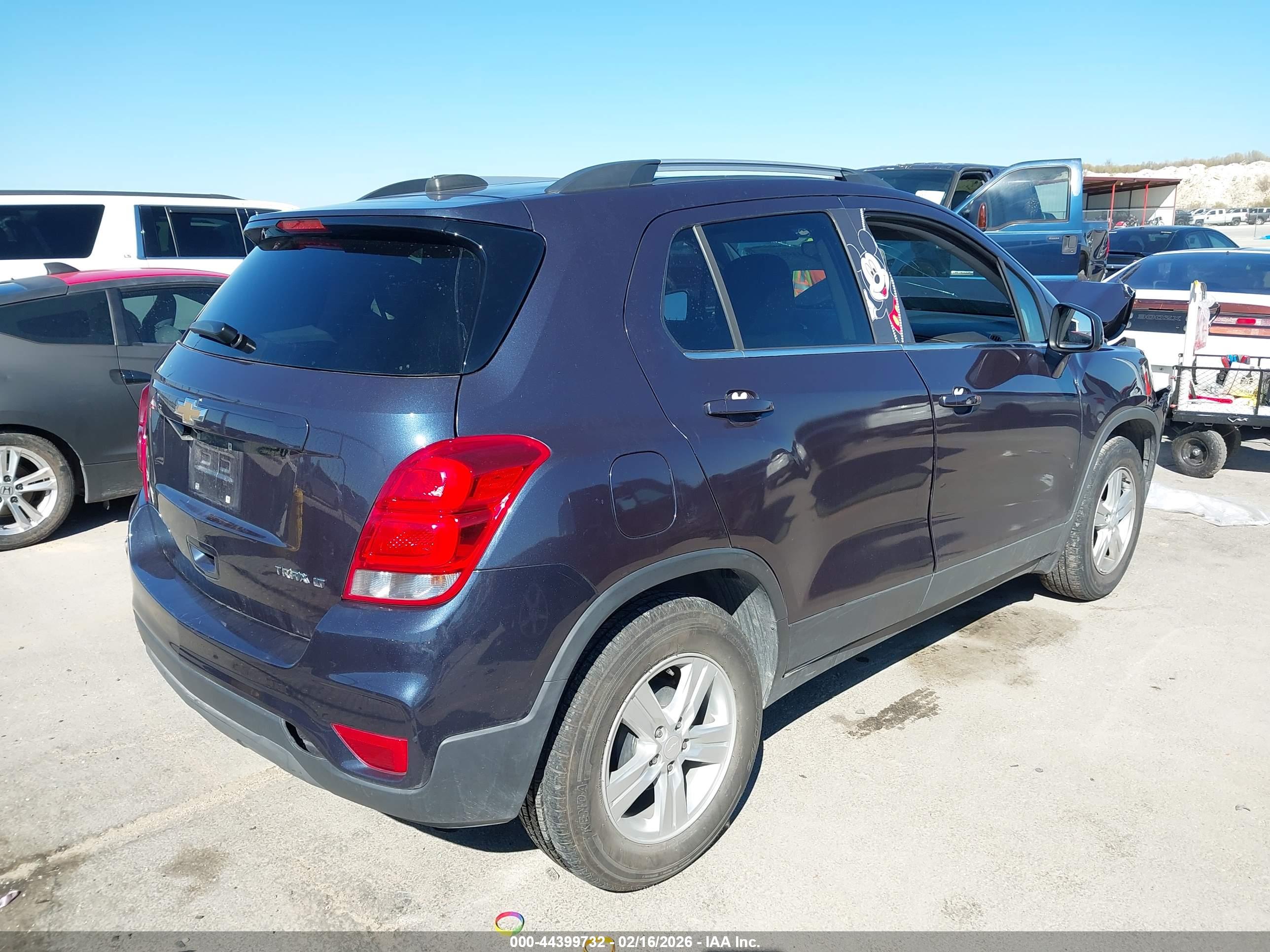 CHEVROLET TRAX image 4