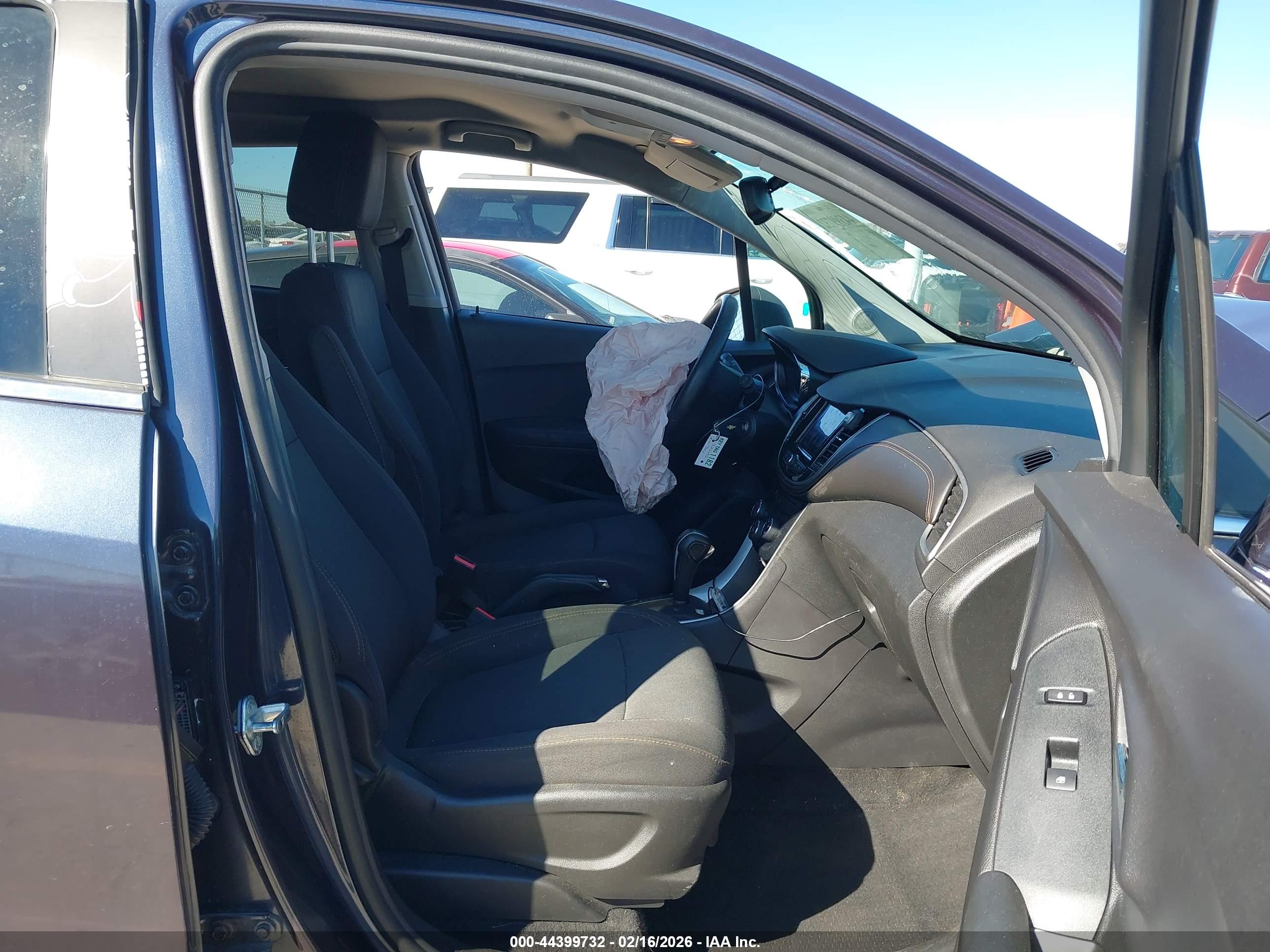 CHEVROLET TRAX image 5