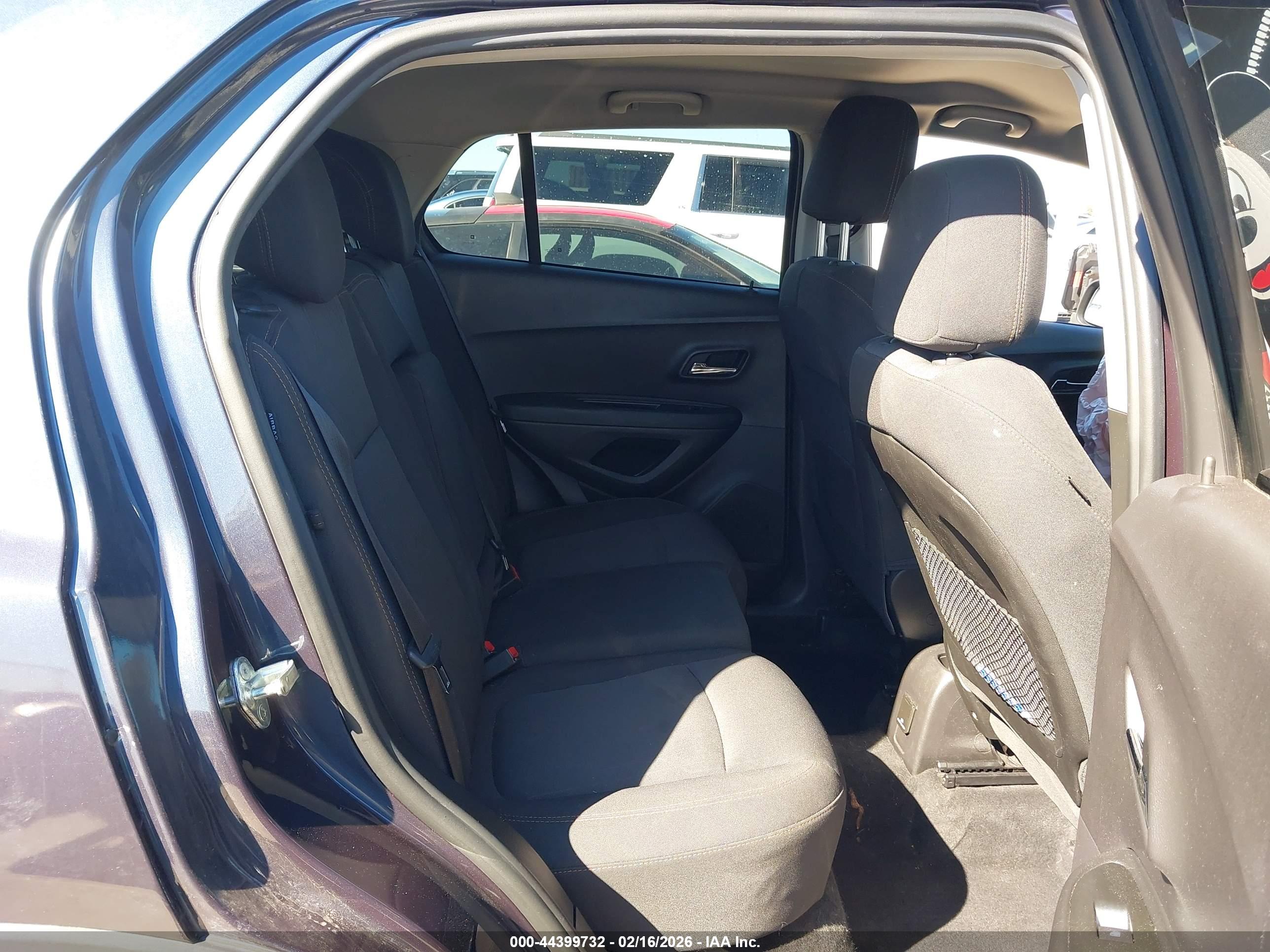 CHEVROLET TRAX image 8