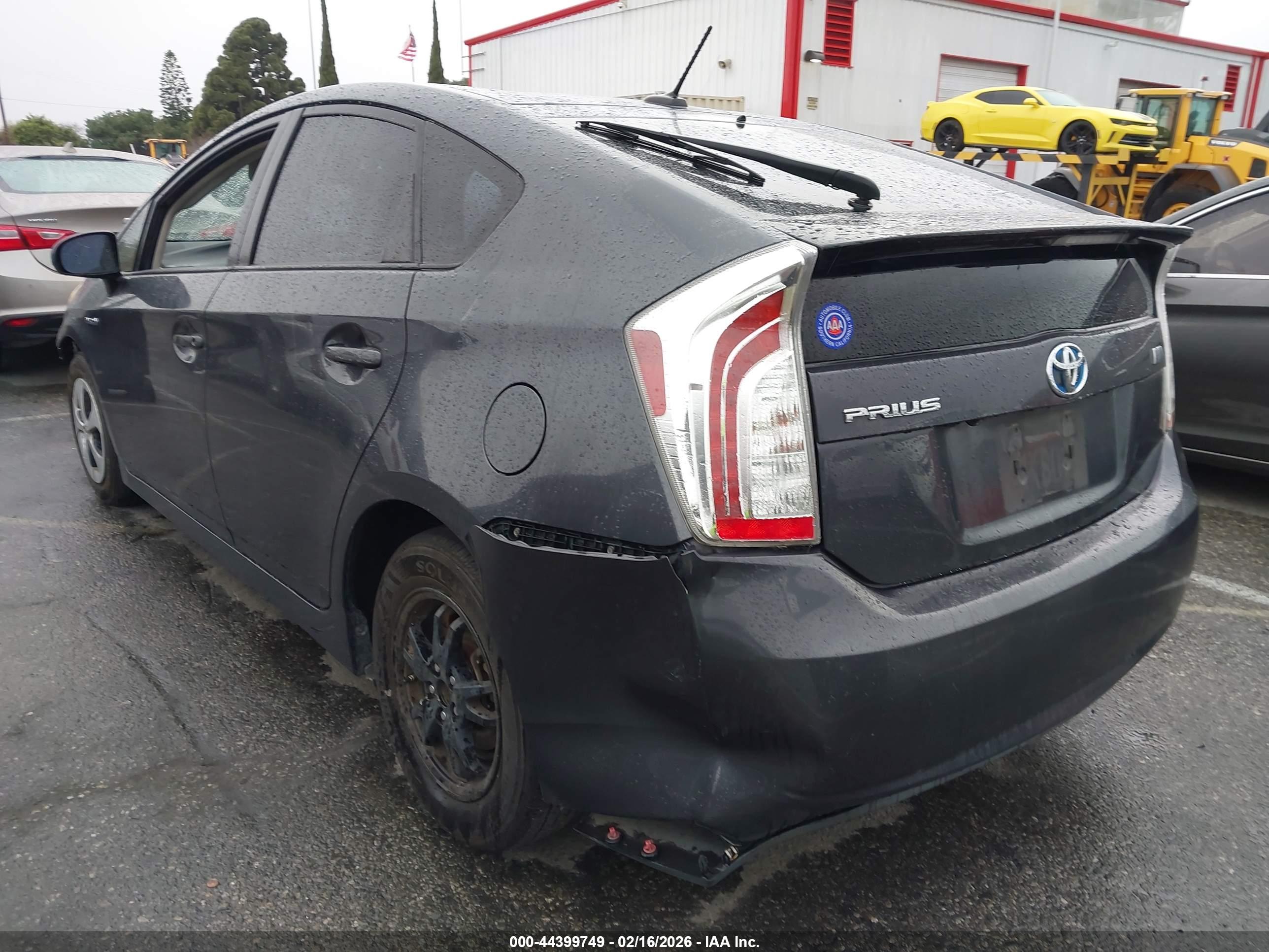 TOYOTA PRIUS image 3
