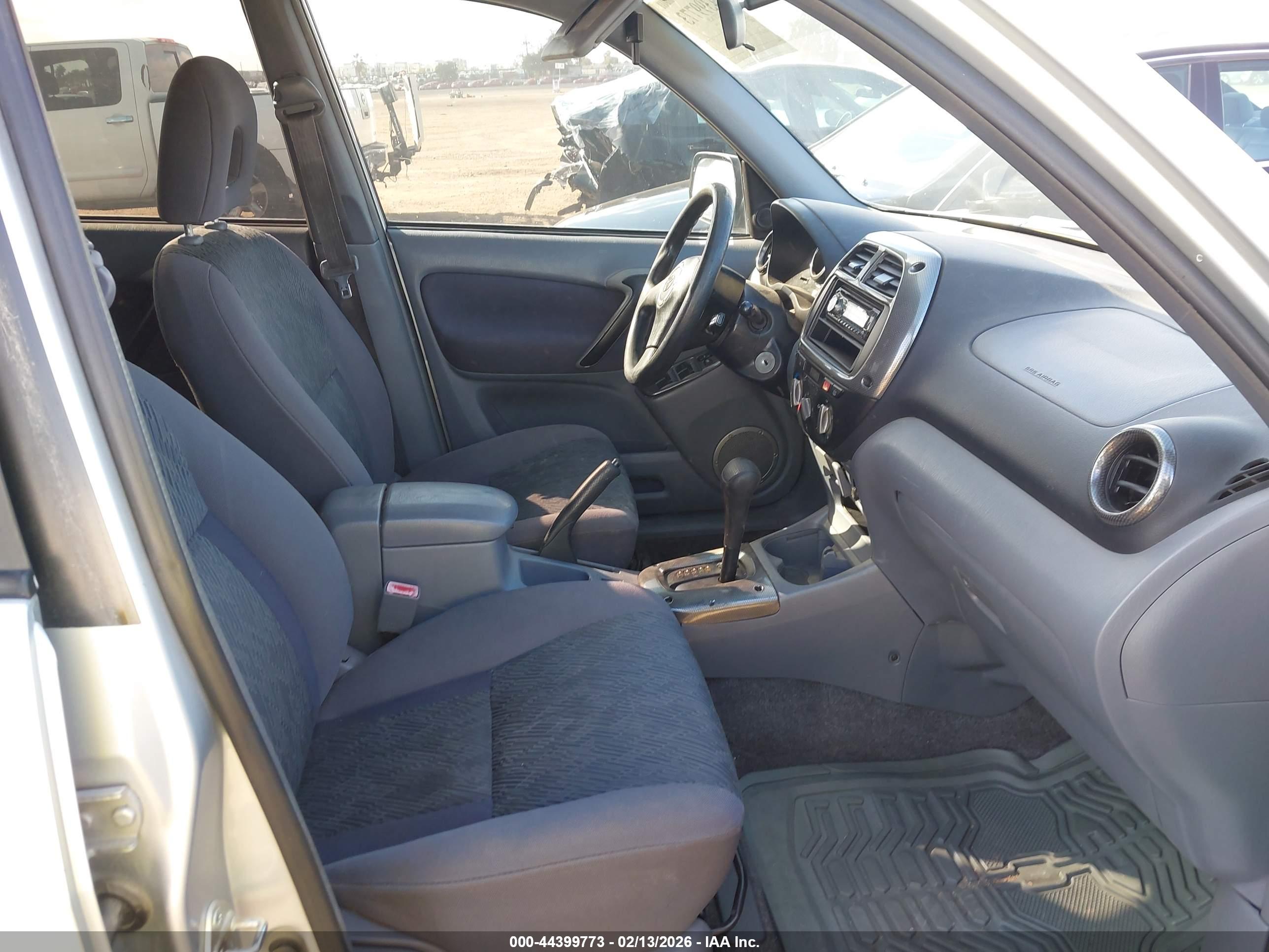 TOYOTA RAV4 image 5