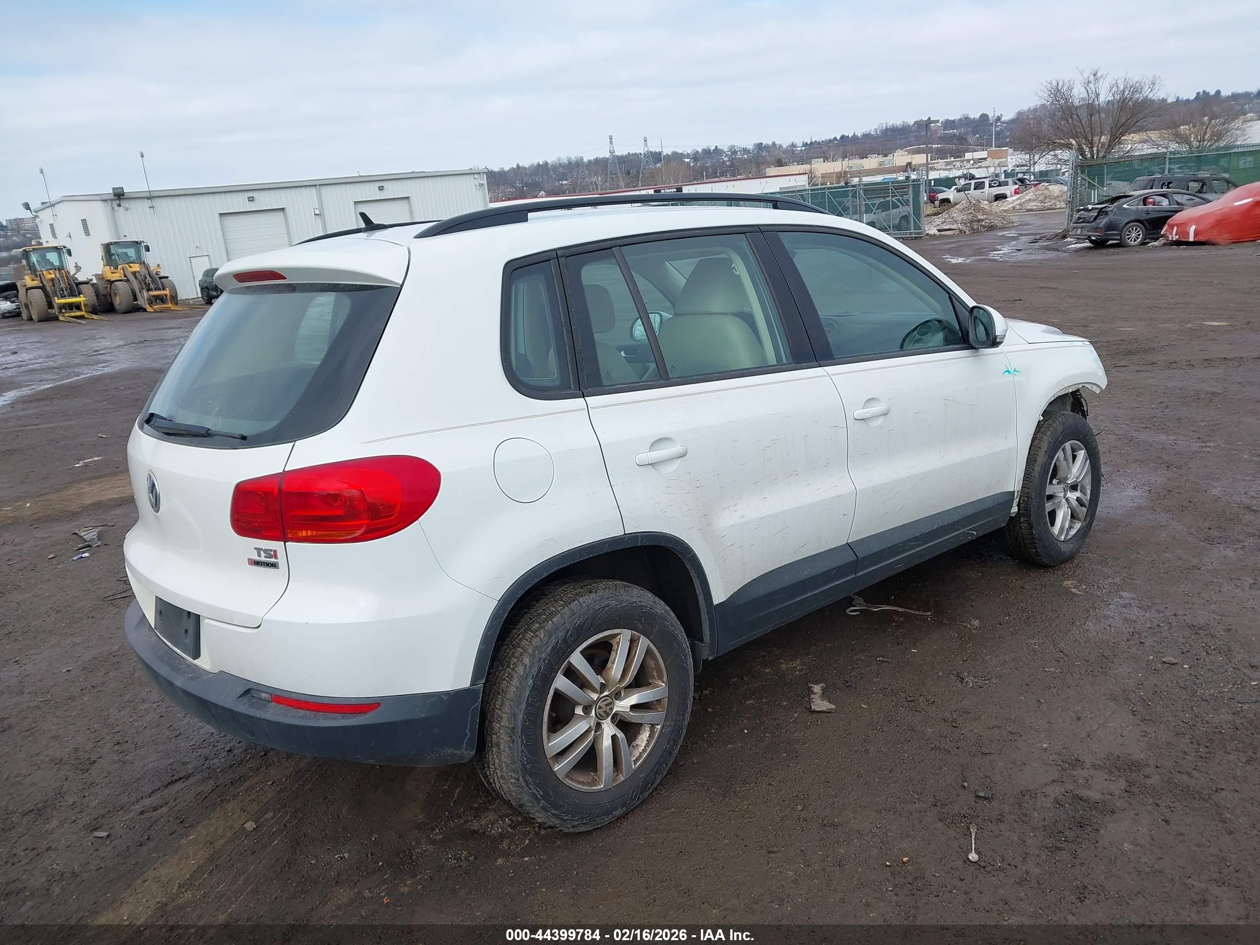 VOLKSWAGEN TIGUAN image 4