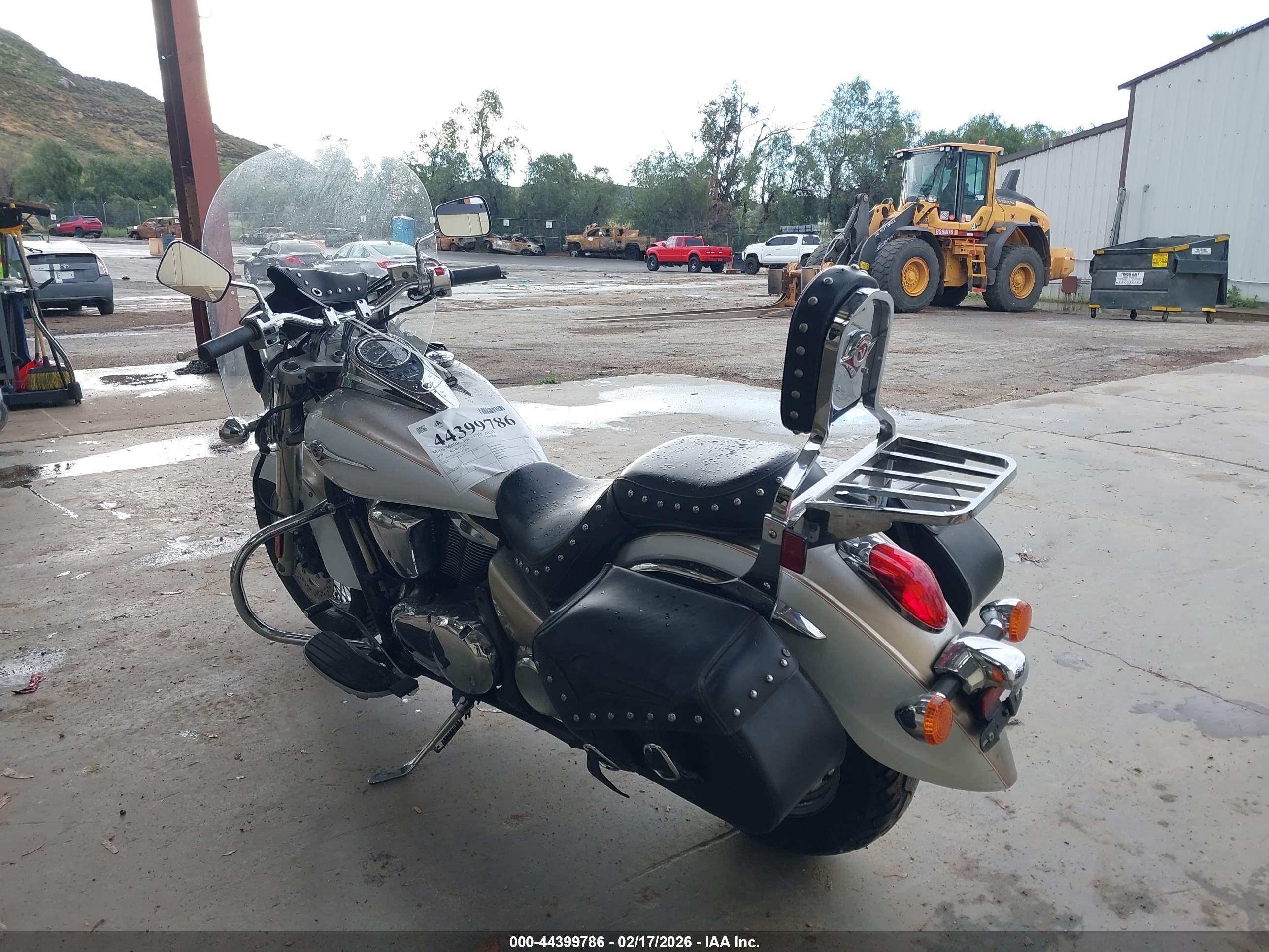 KAWASAKI VN900 image 3