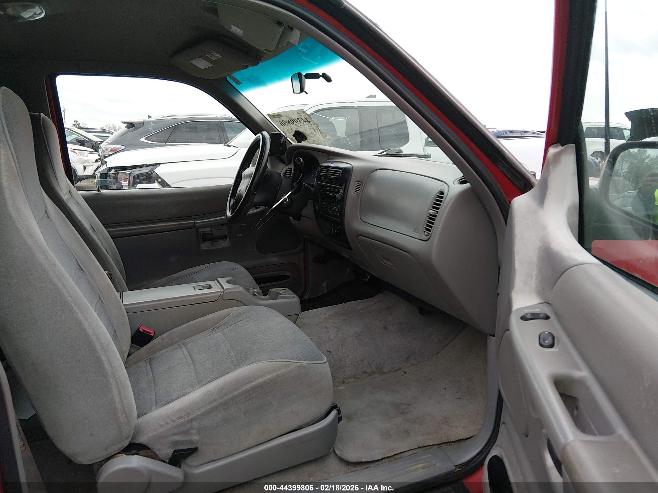 FORD EXPLORER image 5