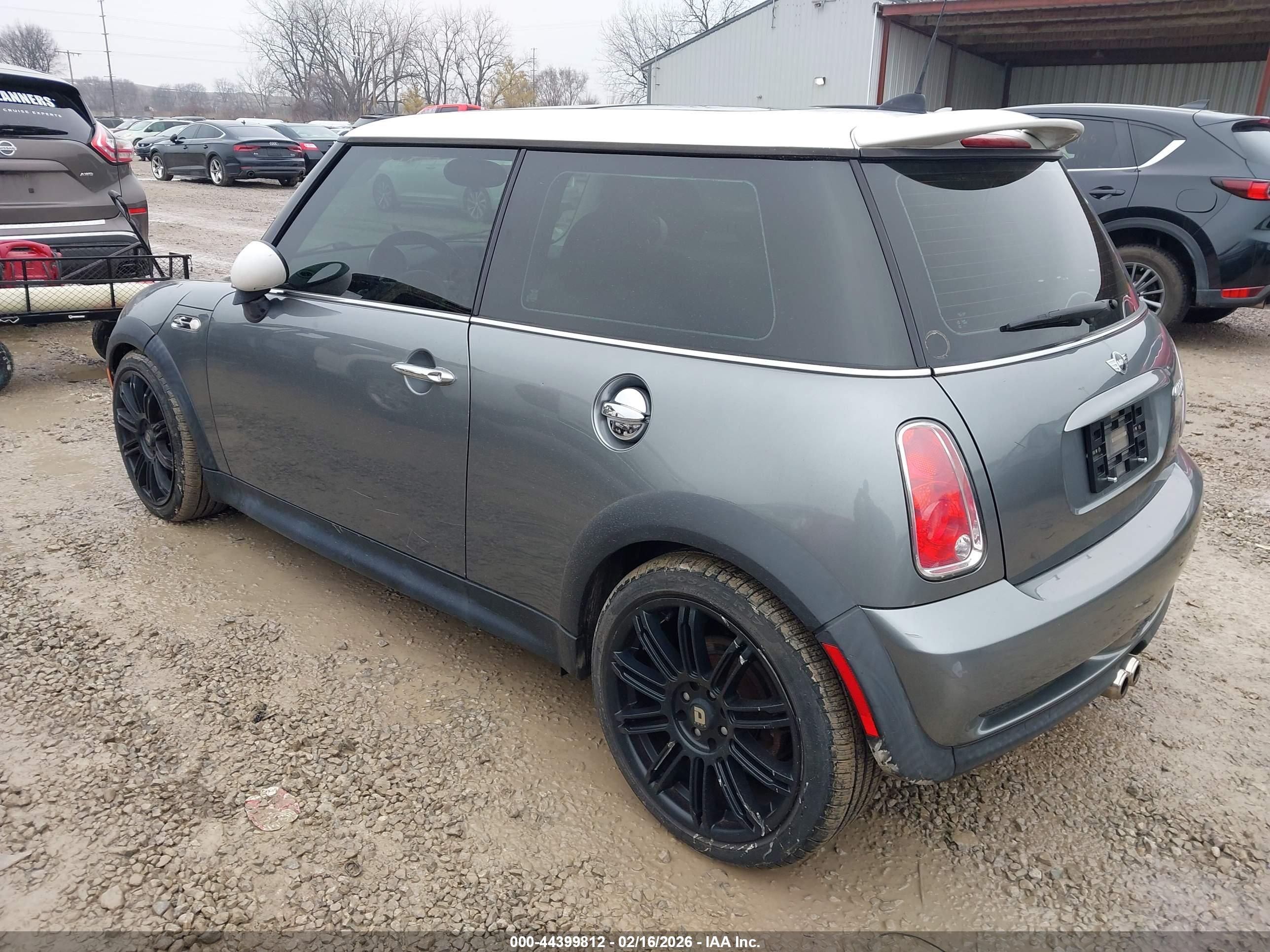MINI COOPER image 3