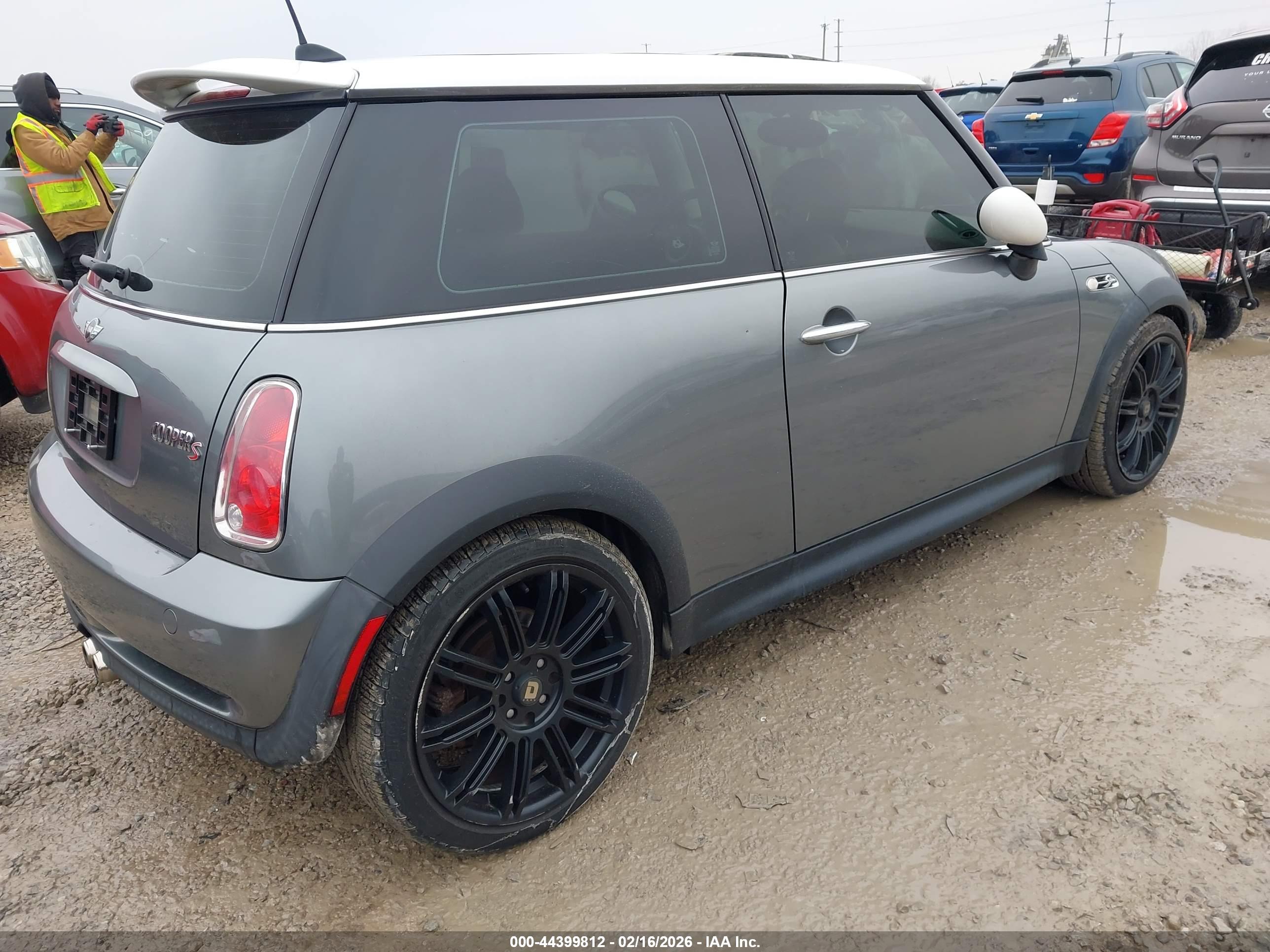 MINI COOPER image 4