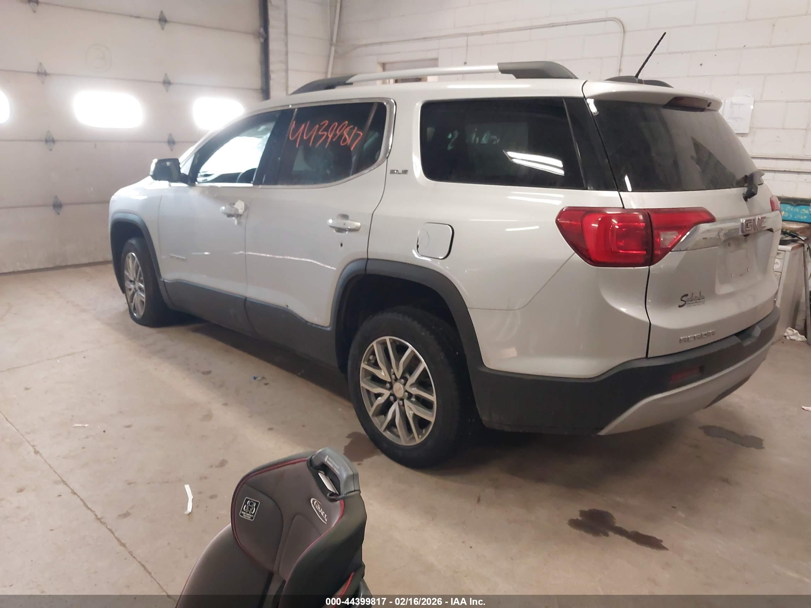 GMC ACADIA image 3