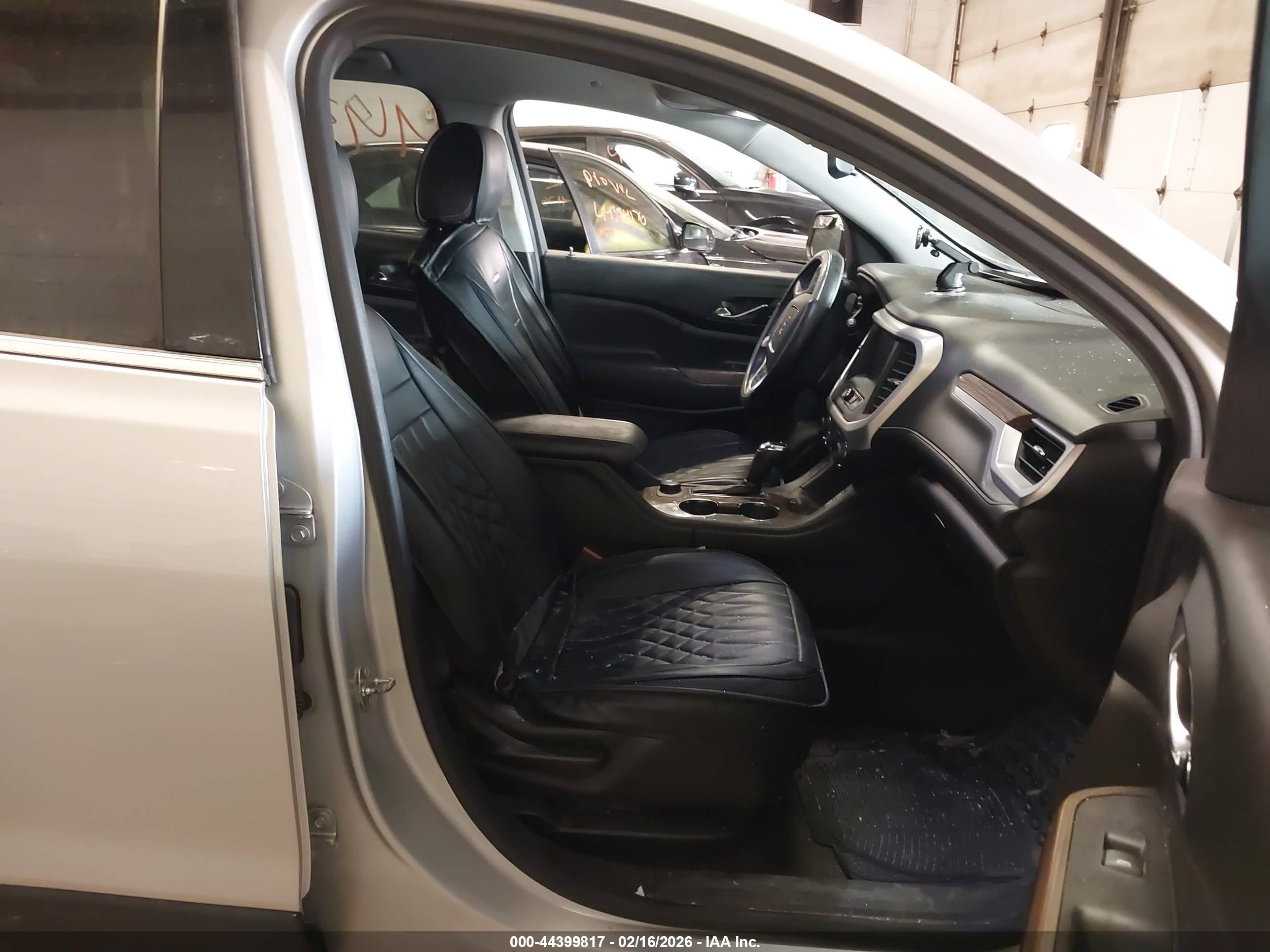GMC ACADIA image 5