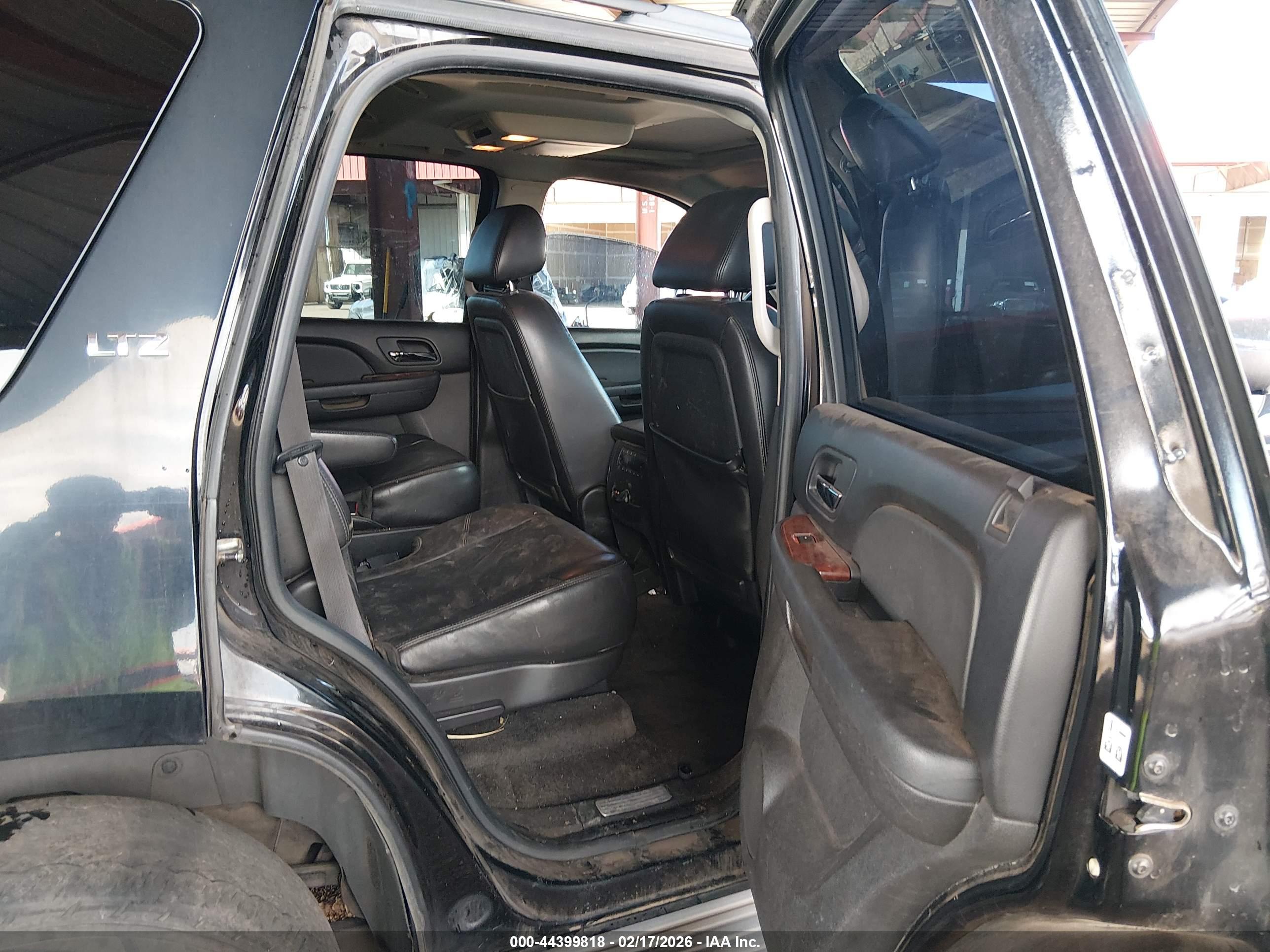 CHEVROLET TAHOE image 8