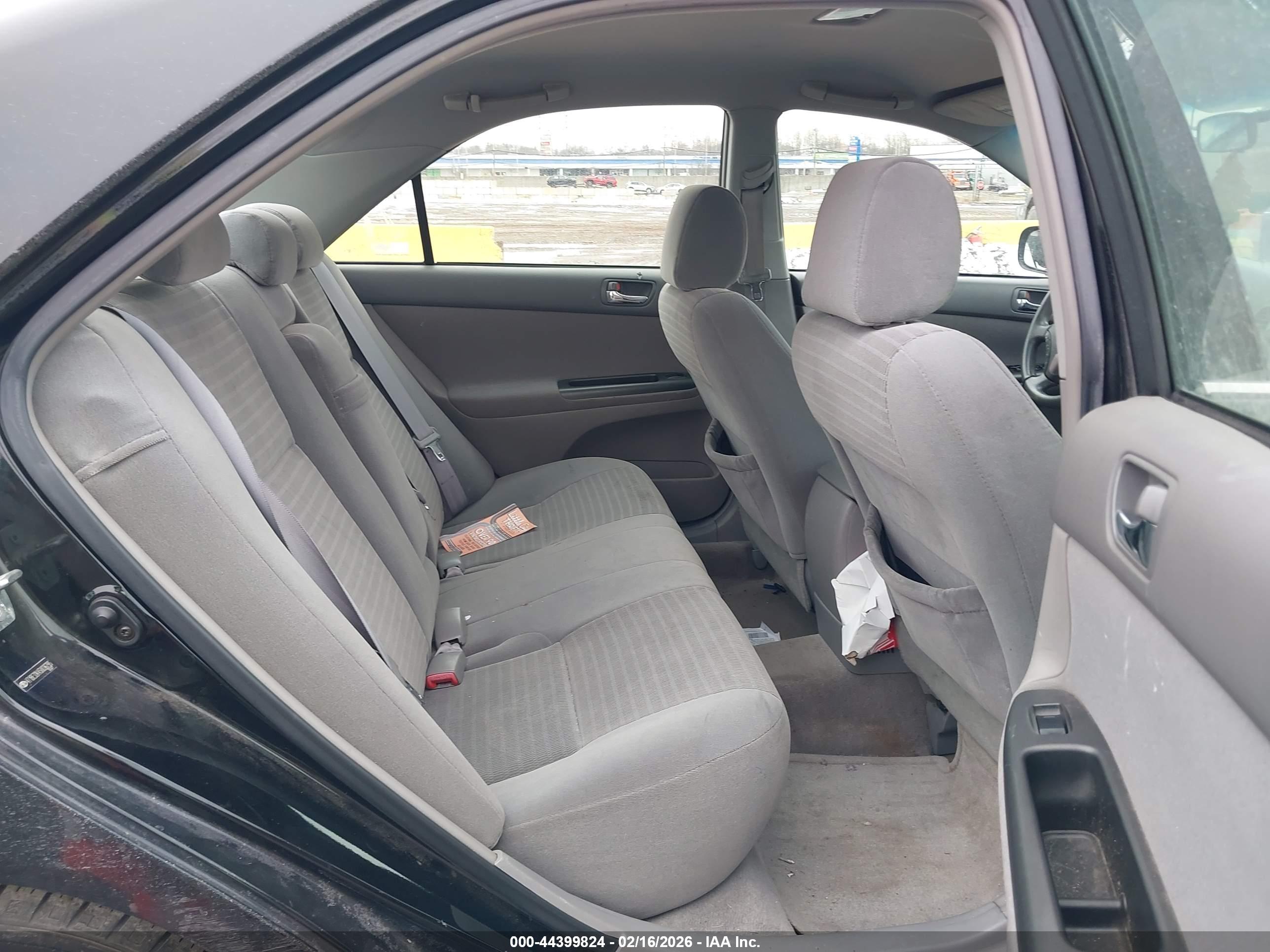 TOYOTA CAMRY image 8