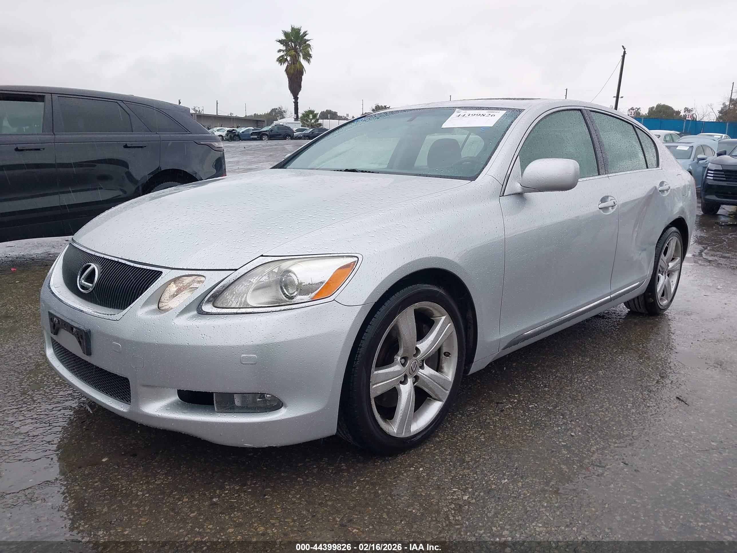 LEXUS GS image 2
