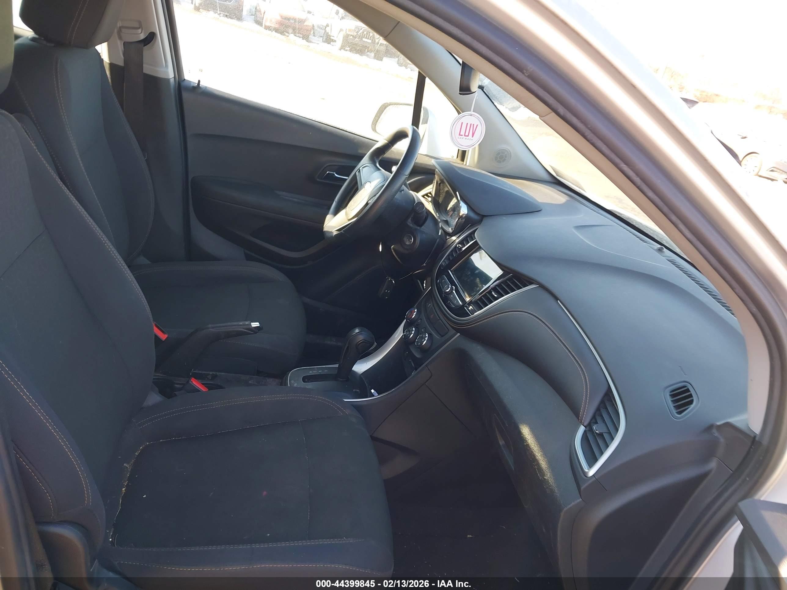 CHEVROLET TRAX image 5