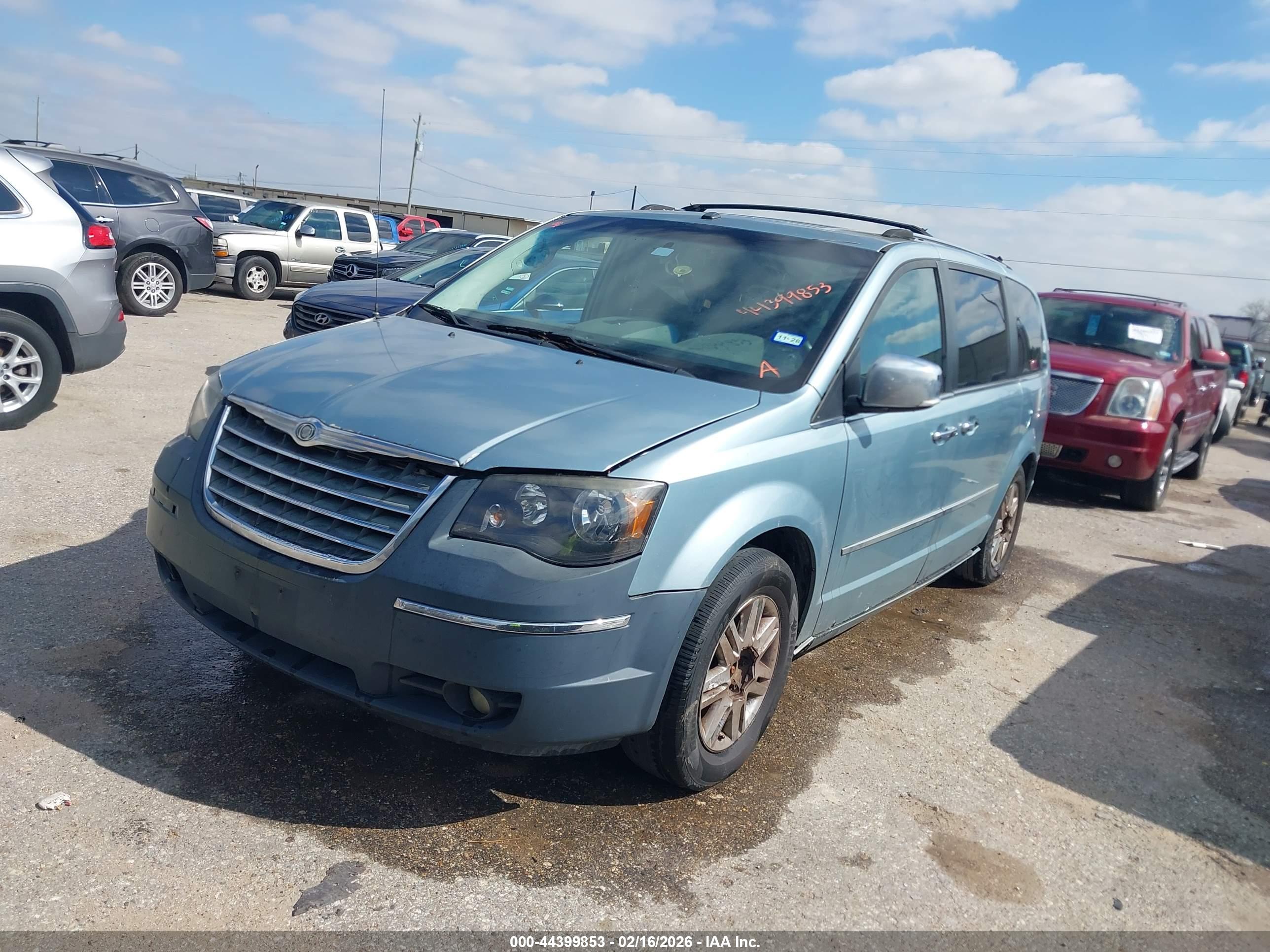 CHRYSLER TOWN image 2