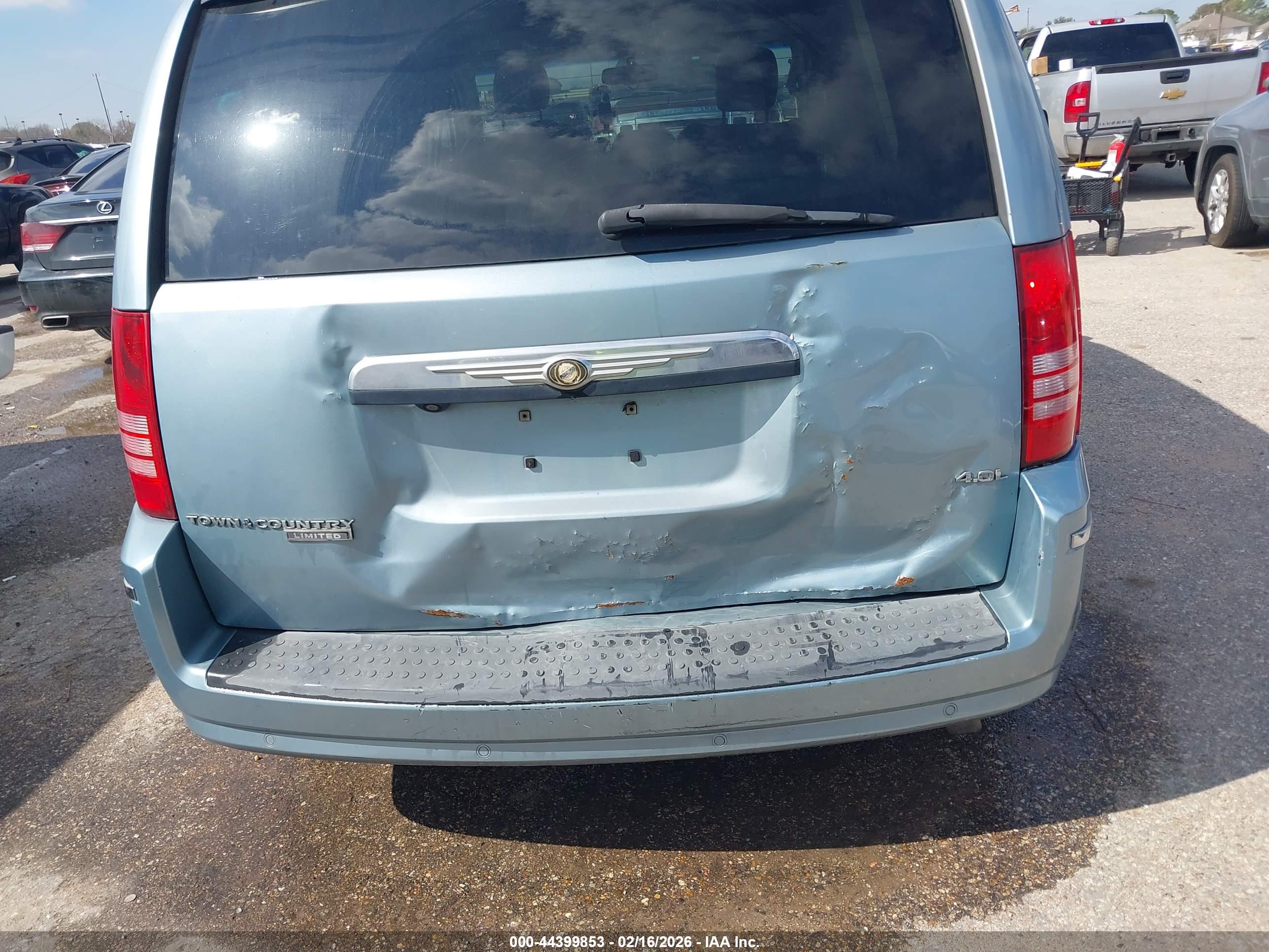 CHRYSLER TOWN image 6