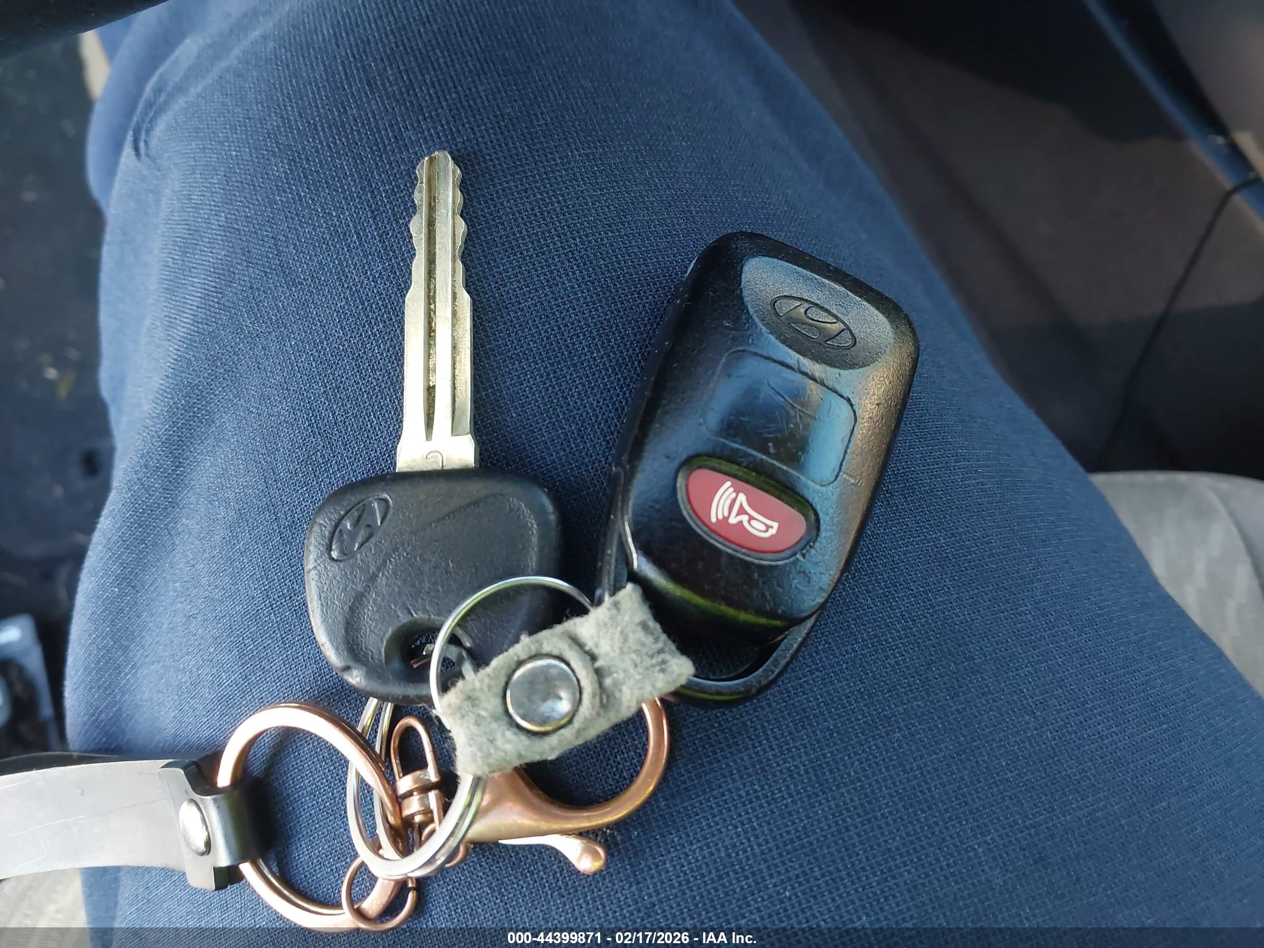 HYUNDAI ELANTRA image 11