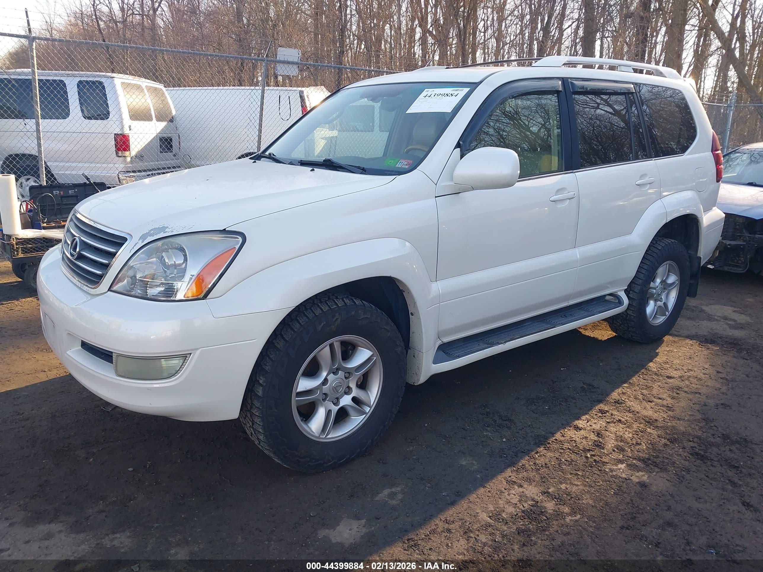 LEXUS GX image 2