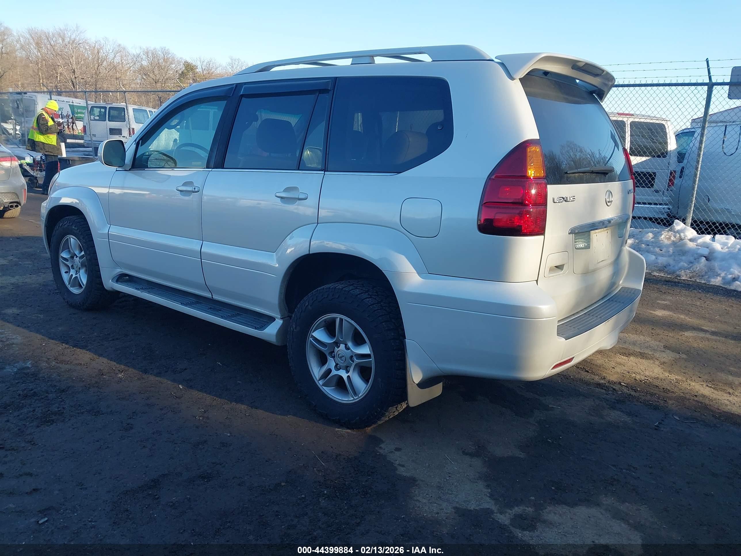 LEXUS GX image 3