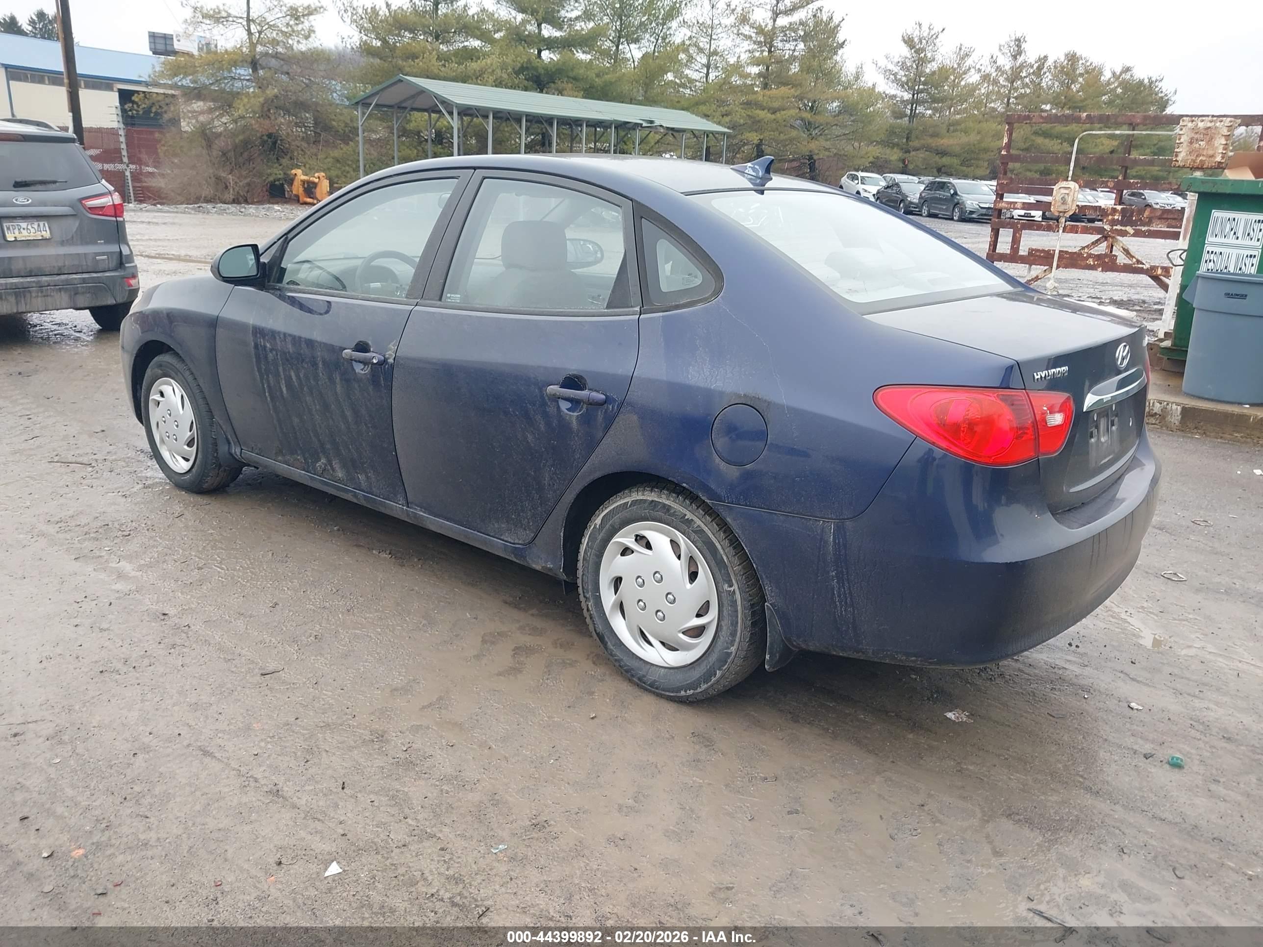 HYUNDAI ELANTRA image 3