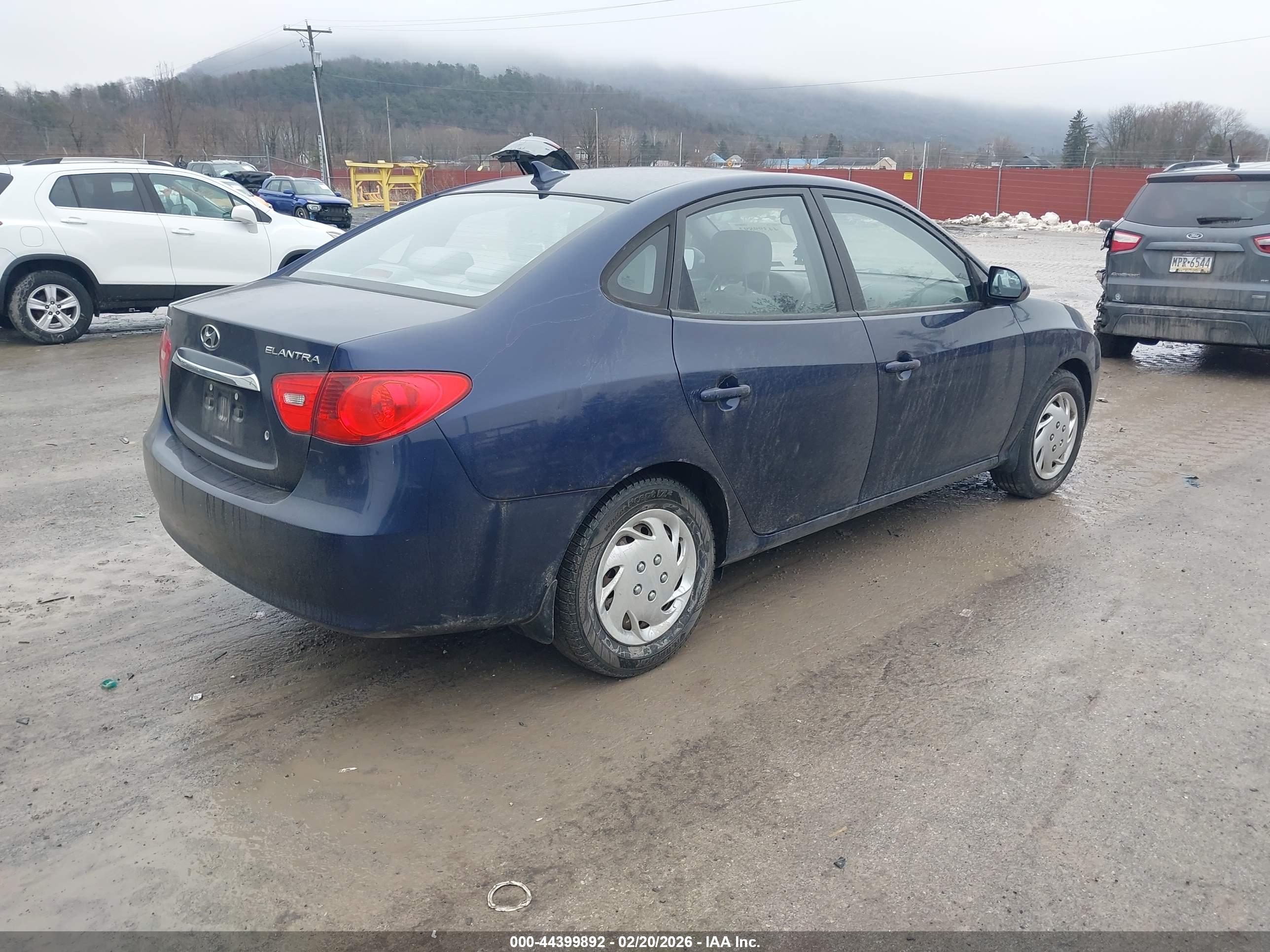 HYUNDAI ELANTRA image 4