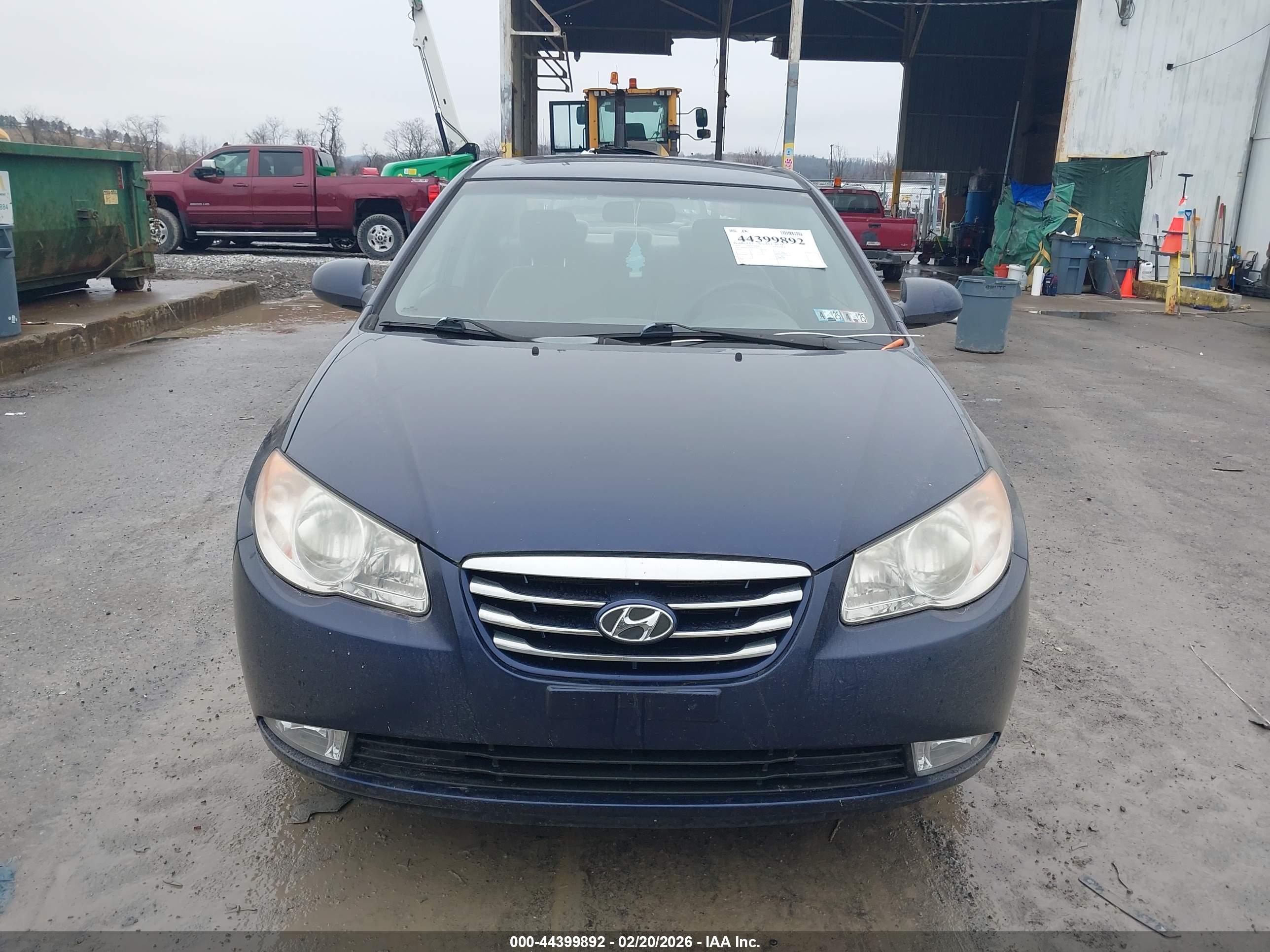 HYUNDAI ELANTRA image 6