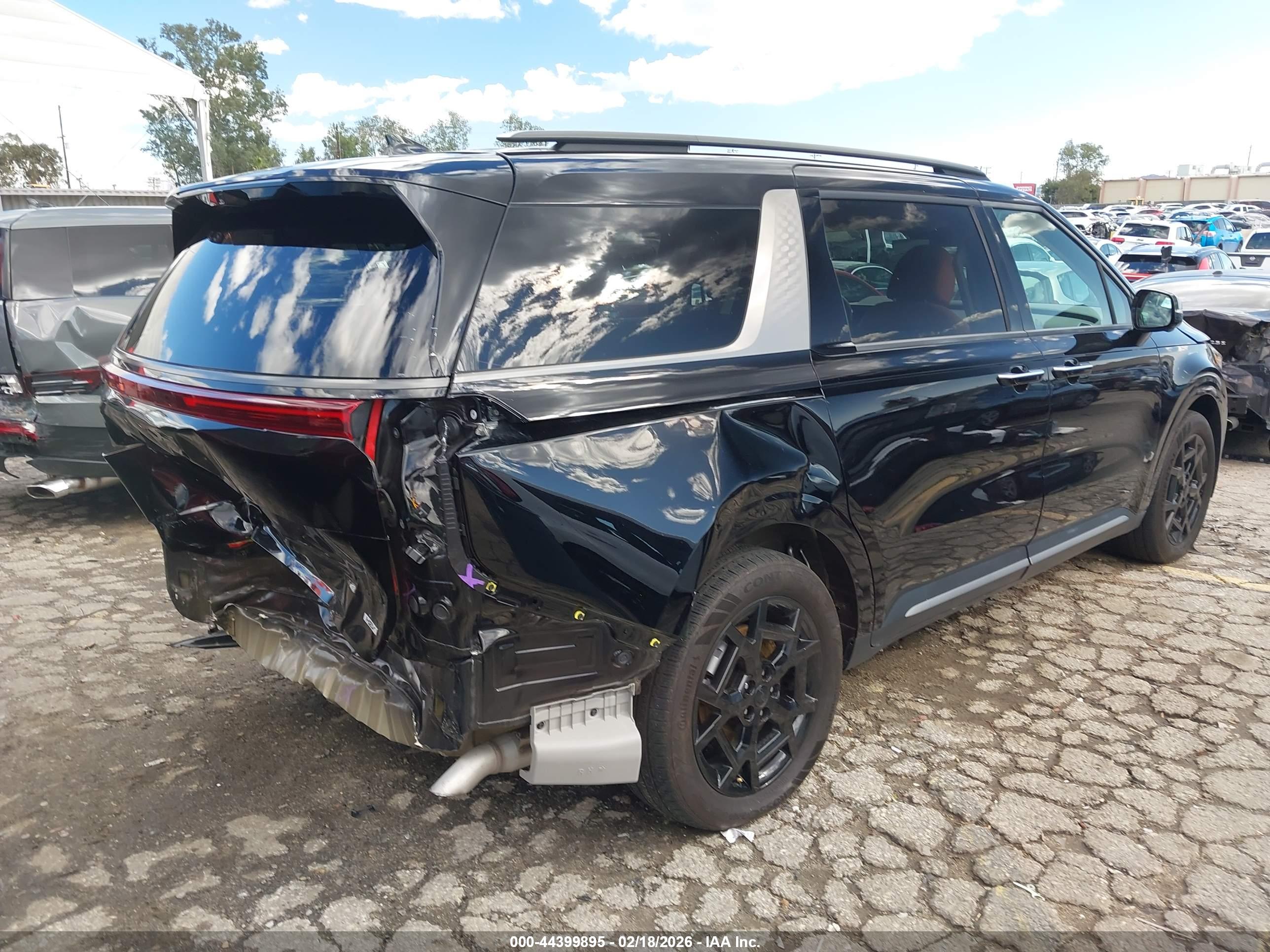 KIA CARNIVAL image 4