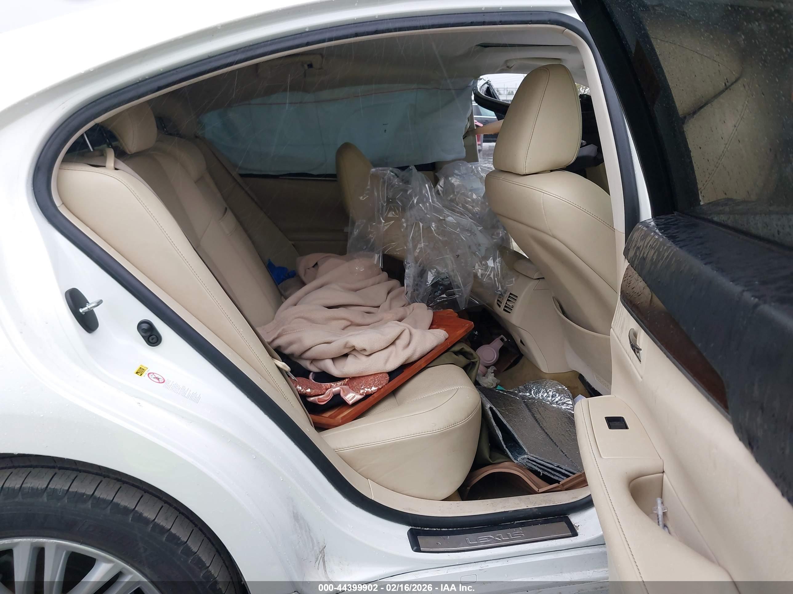 LEXUS ES image 8