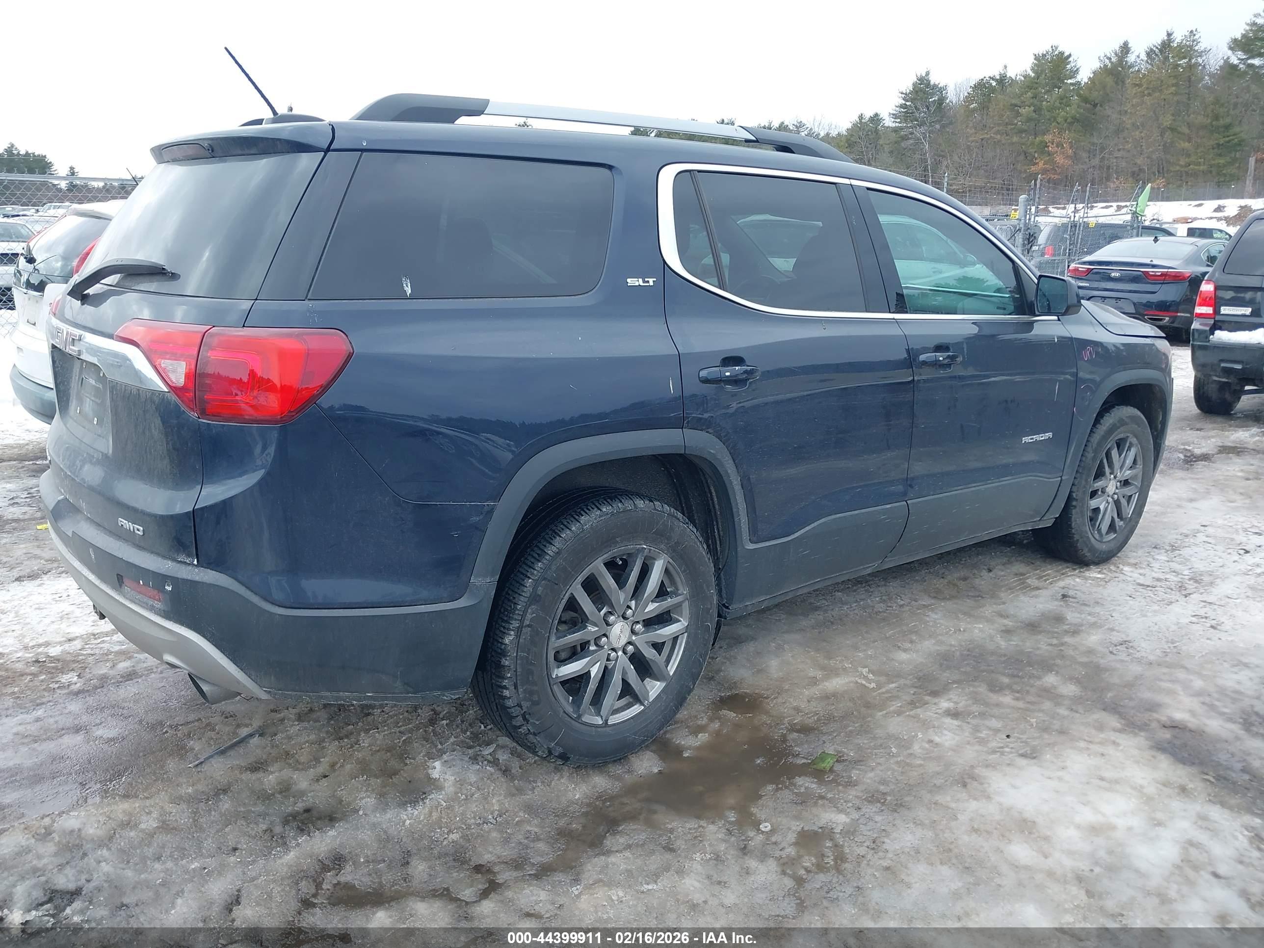GMC ACADIA image 4
