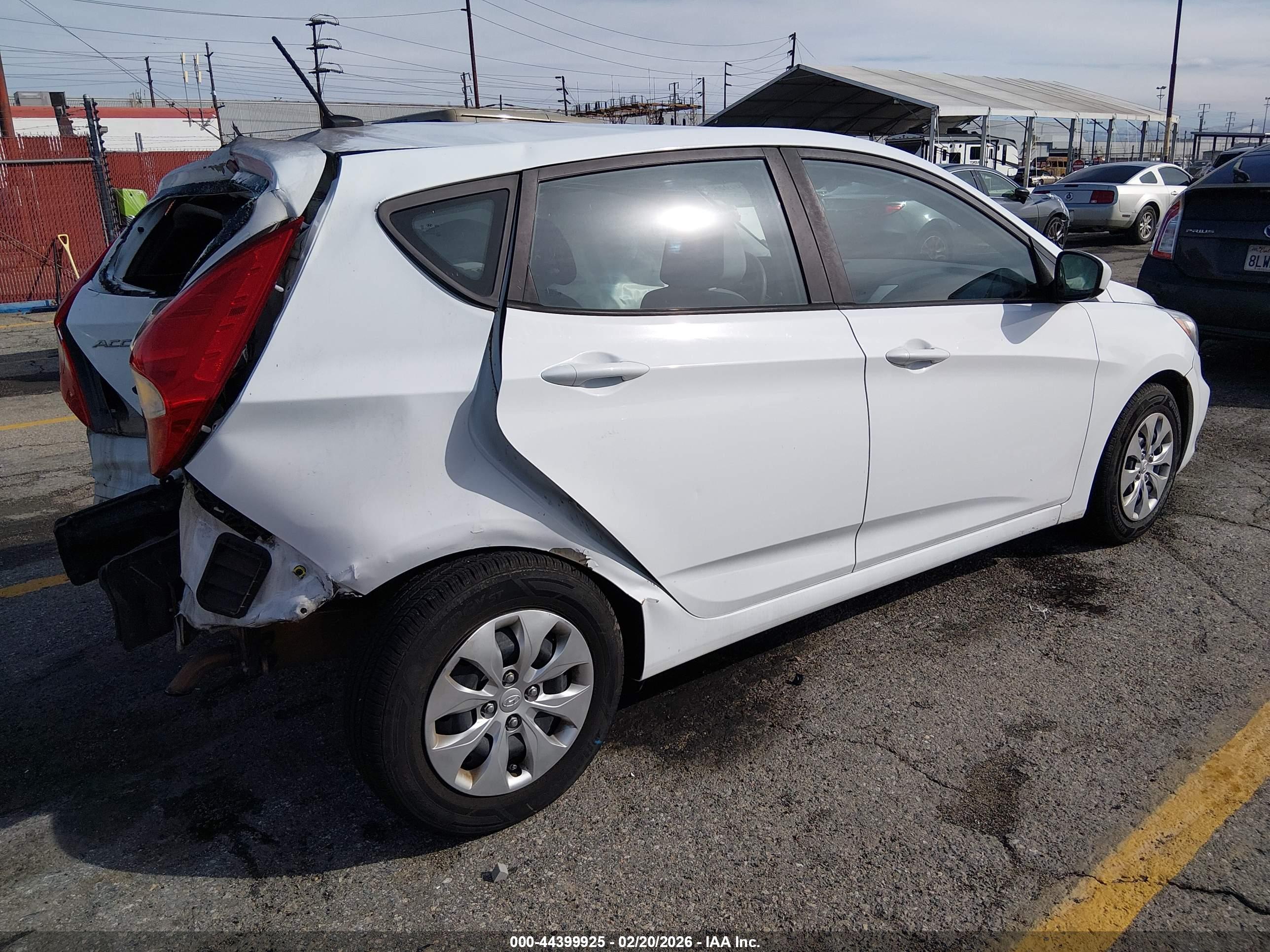 HYUNDAI ACCENT image 4