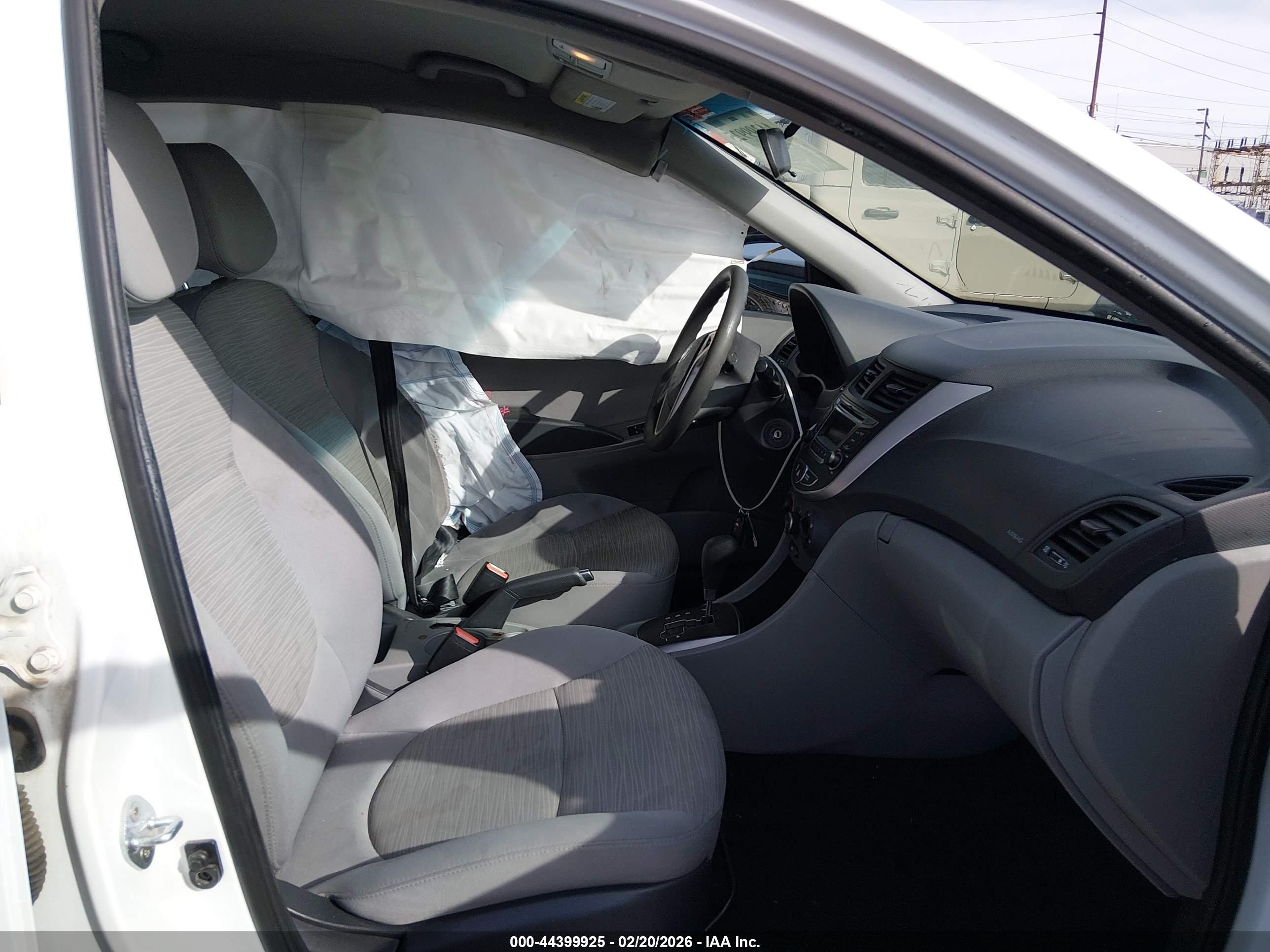 HYUNDAI ACCENT image 5