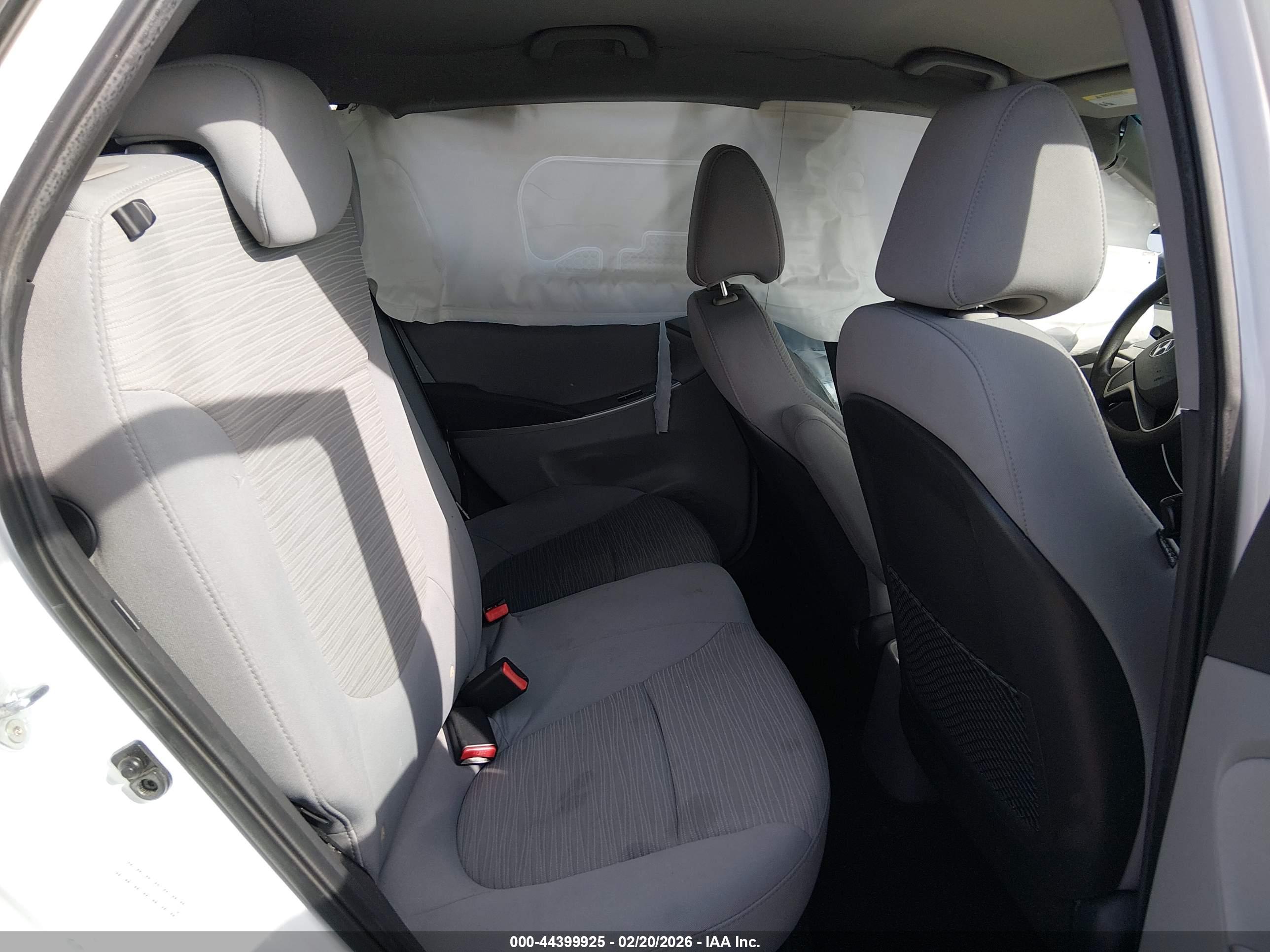 HYUNDAI ACCENT image 8